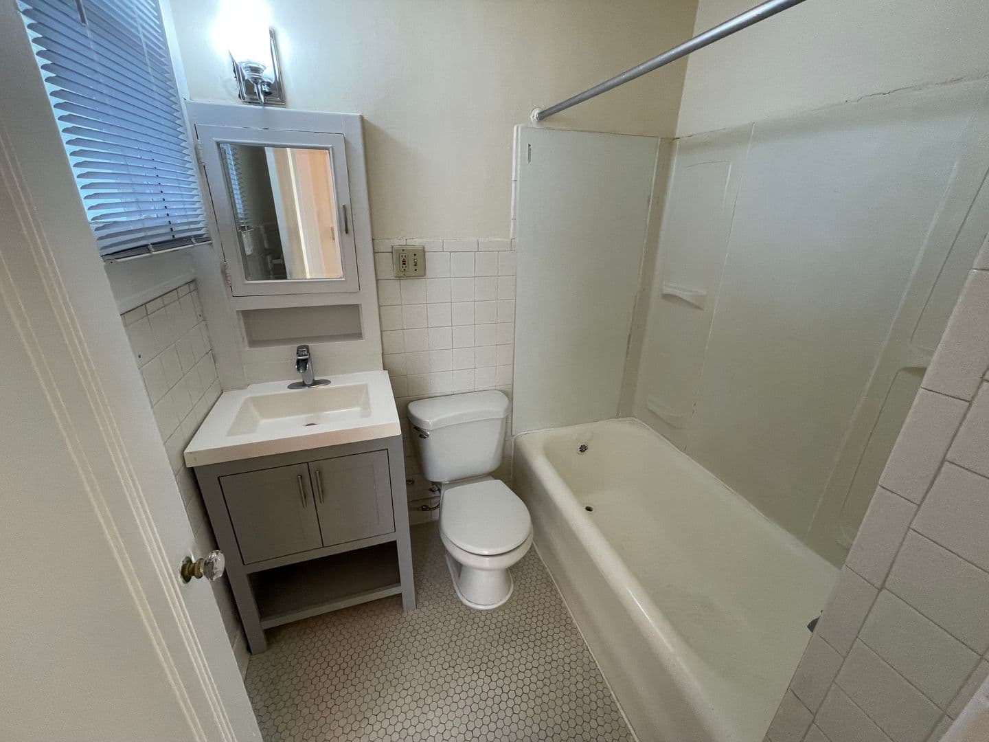 Atlanta Apartment: 1384 West Peachtree St