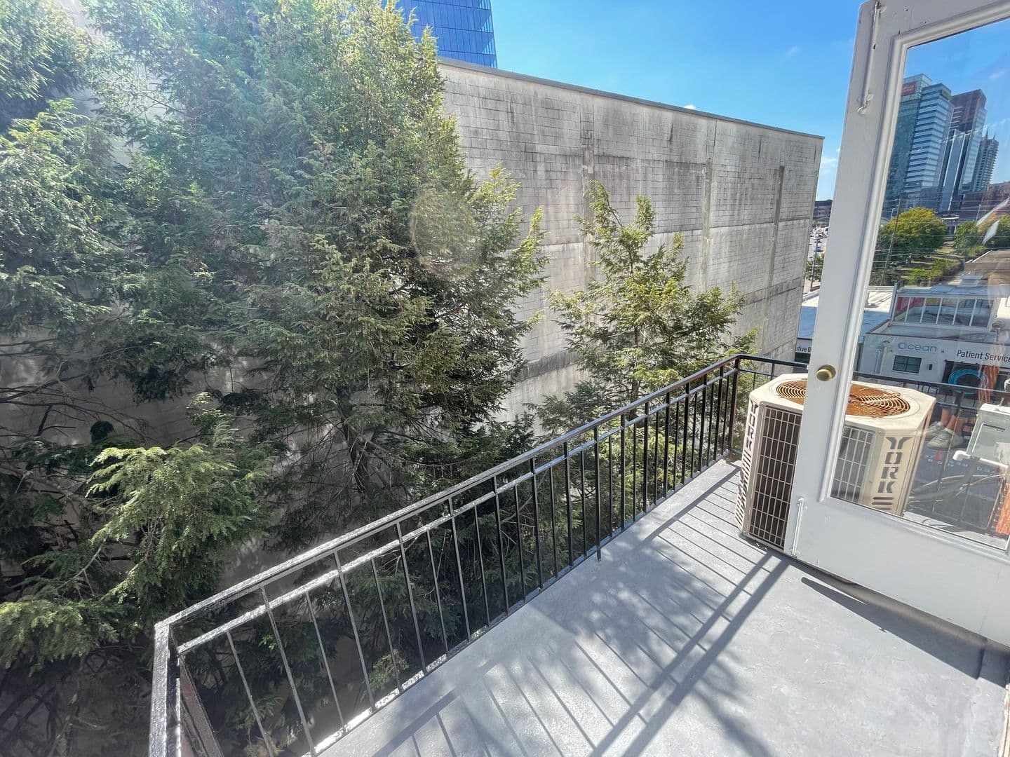Atlanta Apartment: 1384 West Peachtree St