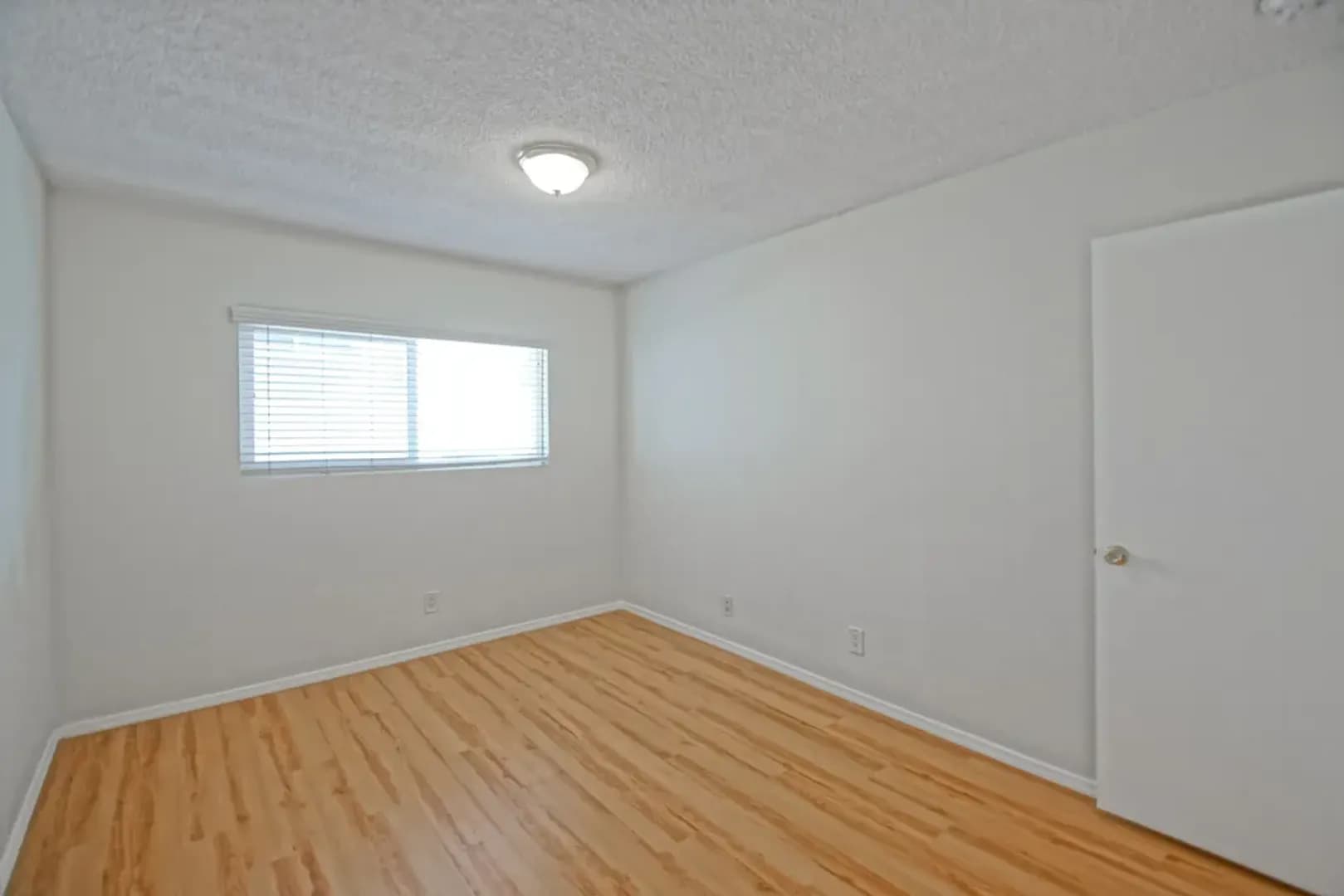 Redondo Beach Apartment: 1815 Clark Lane