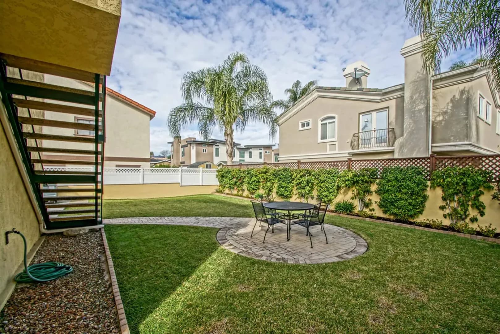 Redondo Beach Apartment: 1815 Clark Lane