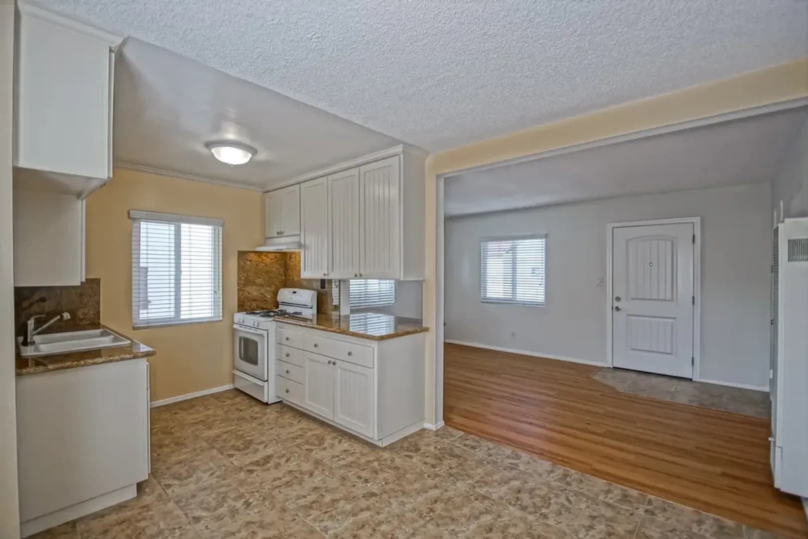 Redondo Beach Apartment: 1815 Clark Lane