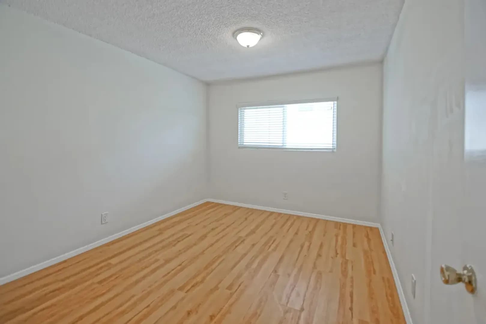 Redondo Beach Apartment: 1815 Clark Lane