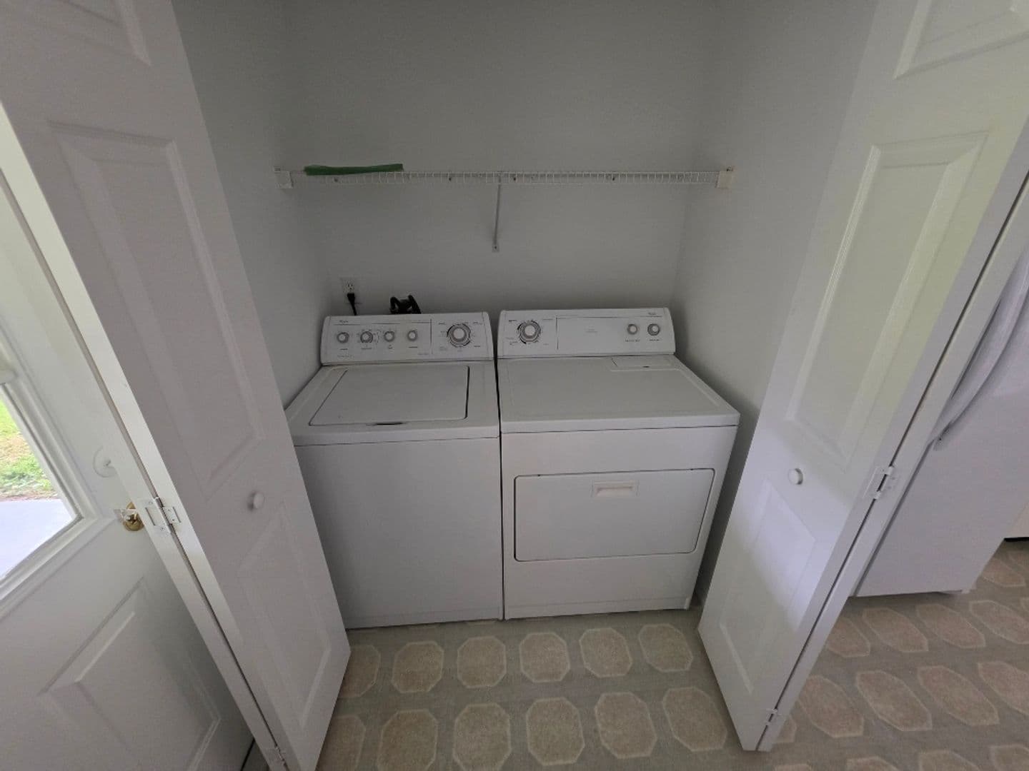 Edgewater House: 1426 Queen Palm Drive