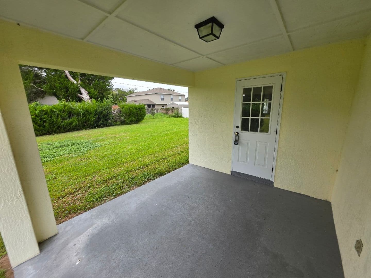 Edgewater House: 1426 Queen Palm Drive