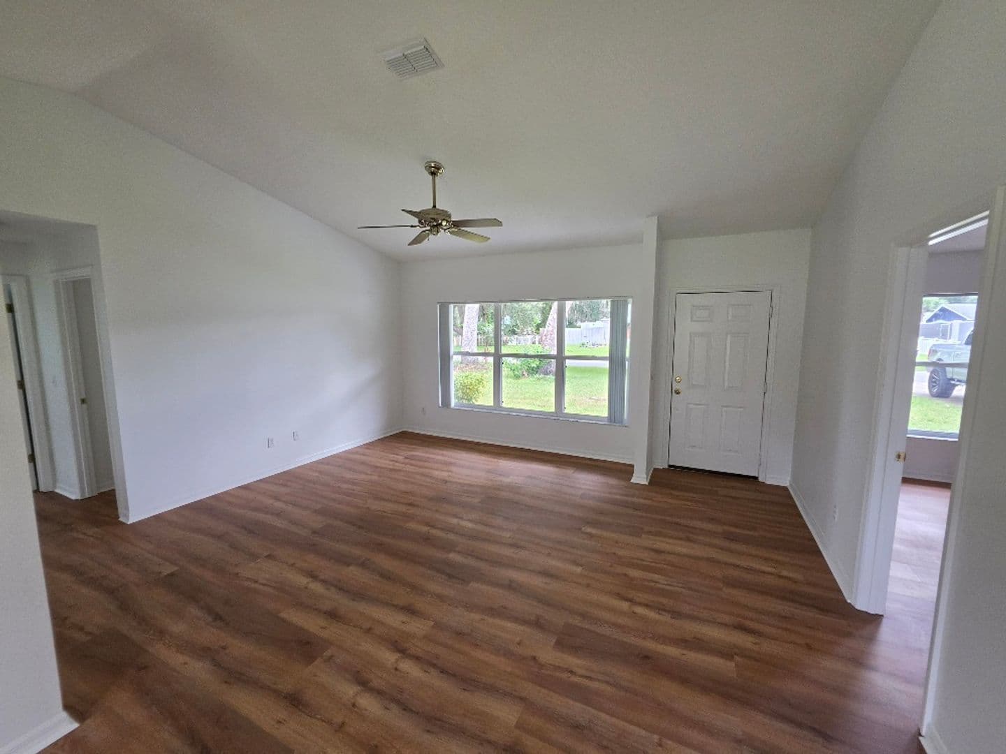 Edgewater House: 1426 Queen Palm Drive