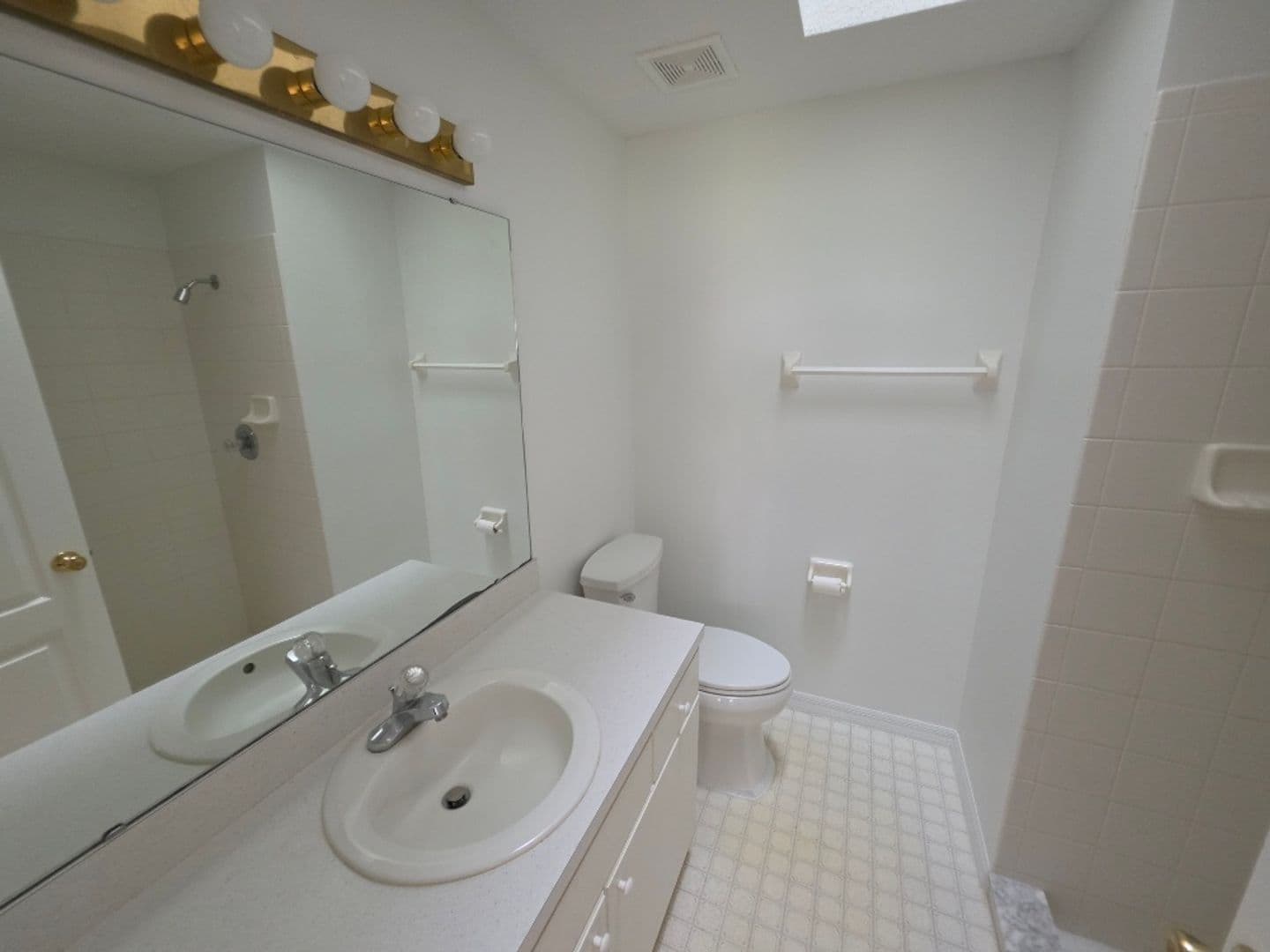 Edgewater House: 1426 Queen Palm Drive