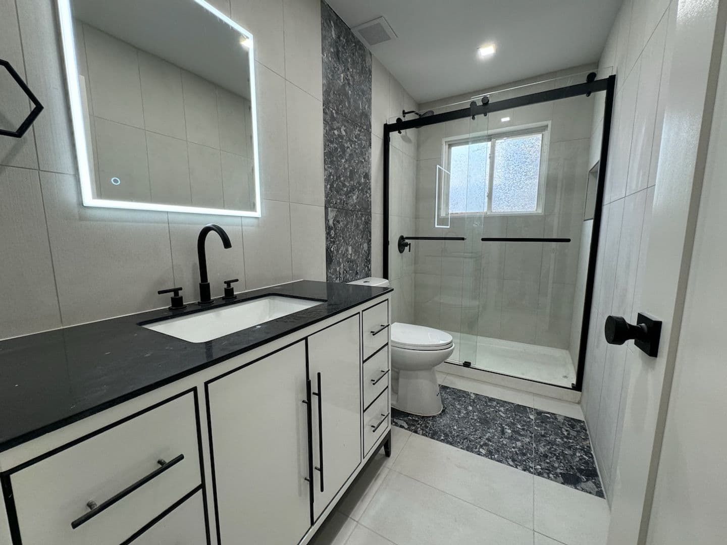 Belmar Apartment: 1 Ocean Ave