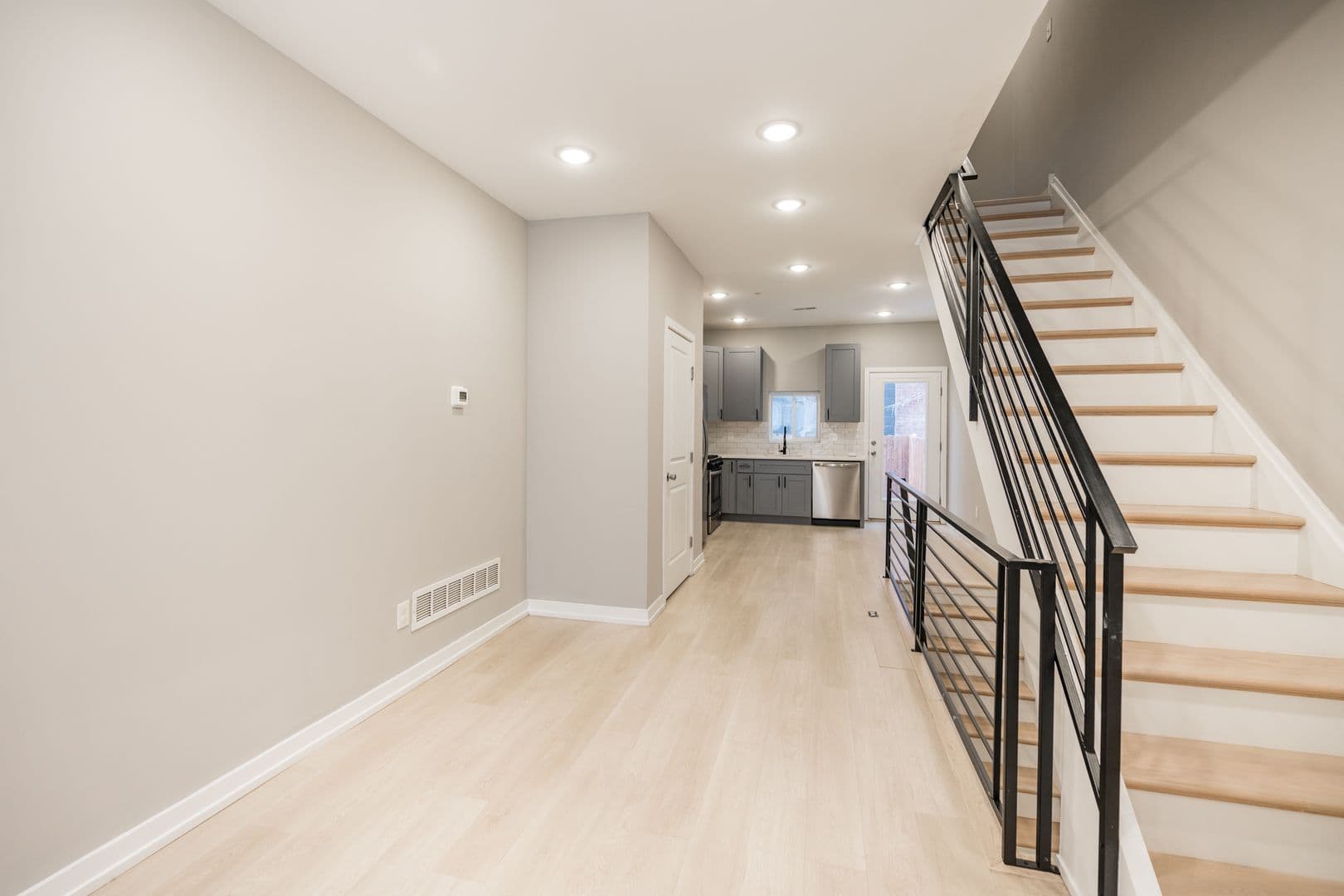 Philadelphia Apartment: 2428 Jasper Street