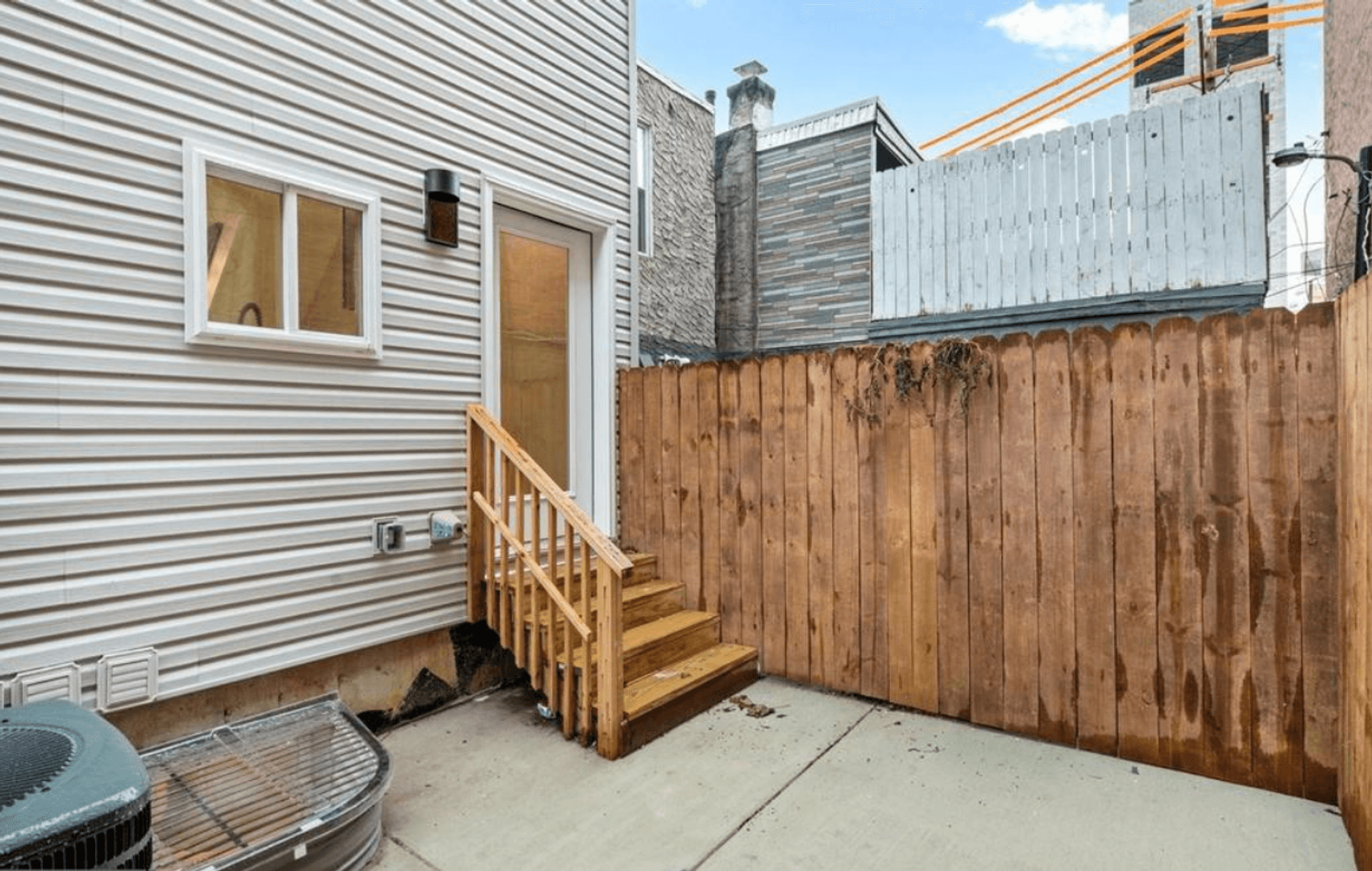 Philadelphia Apartment: 2428 Jasper Street
