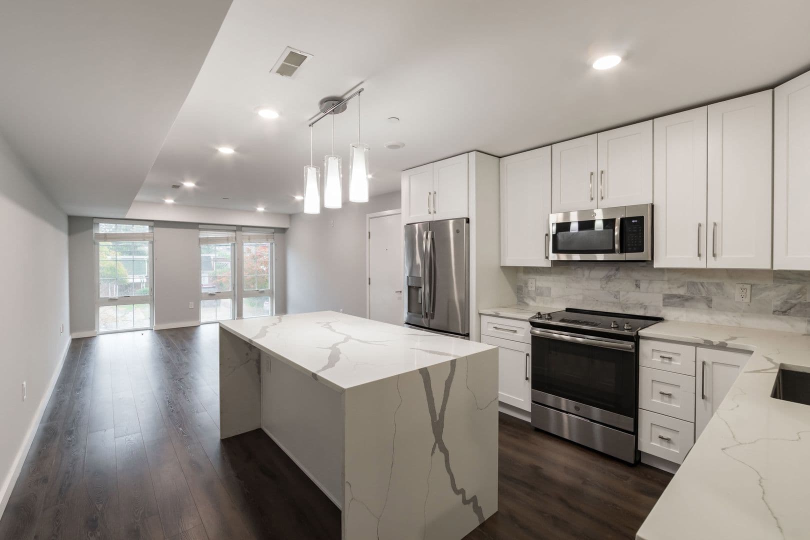 Philadelphia Apartment: 751 N 20th Street