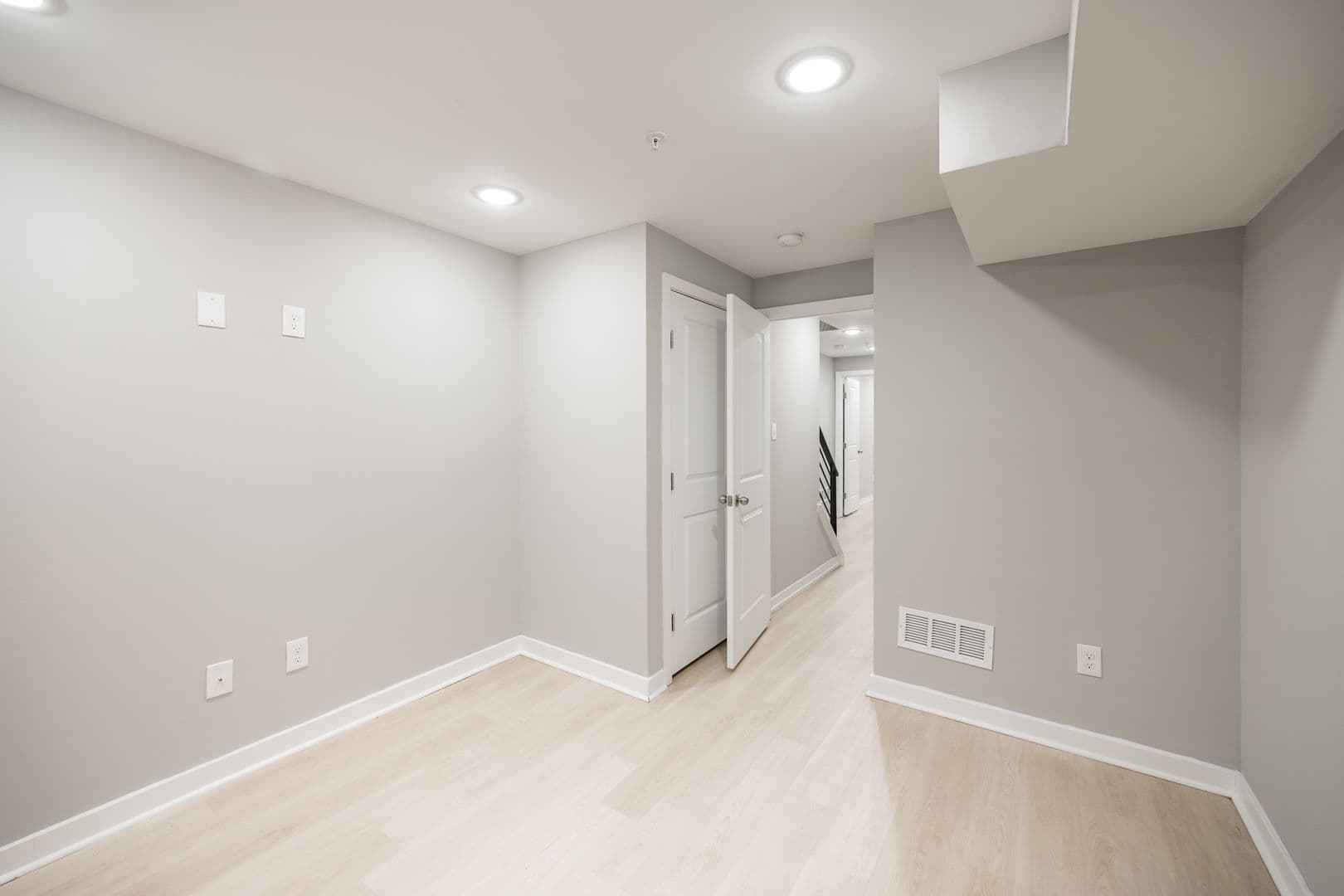 Philadelphia Apartment: 2428 Jasper Street