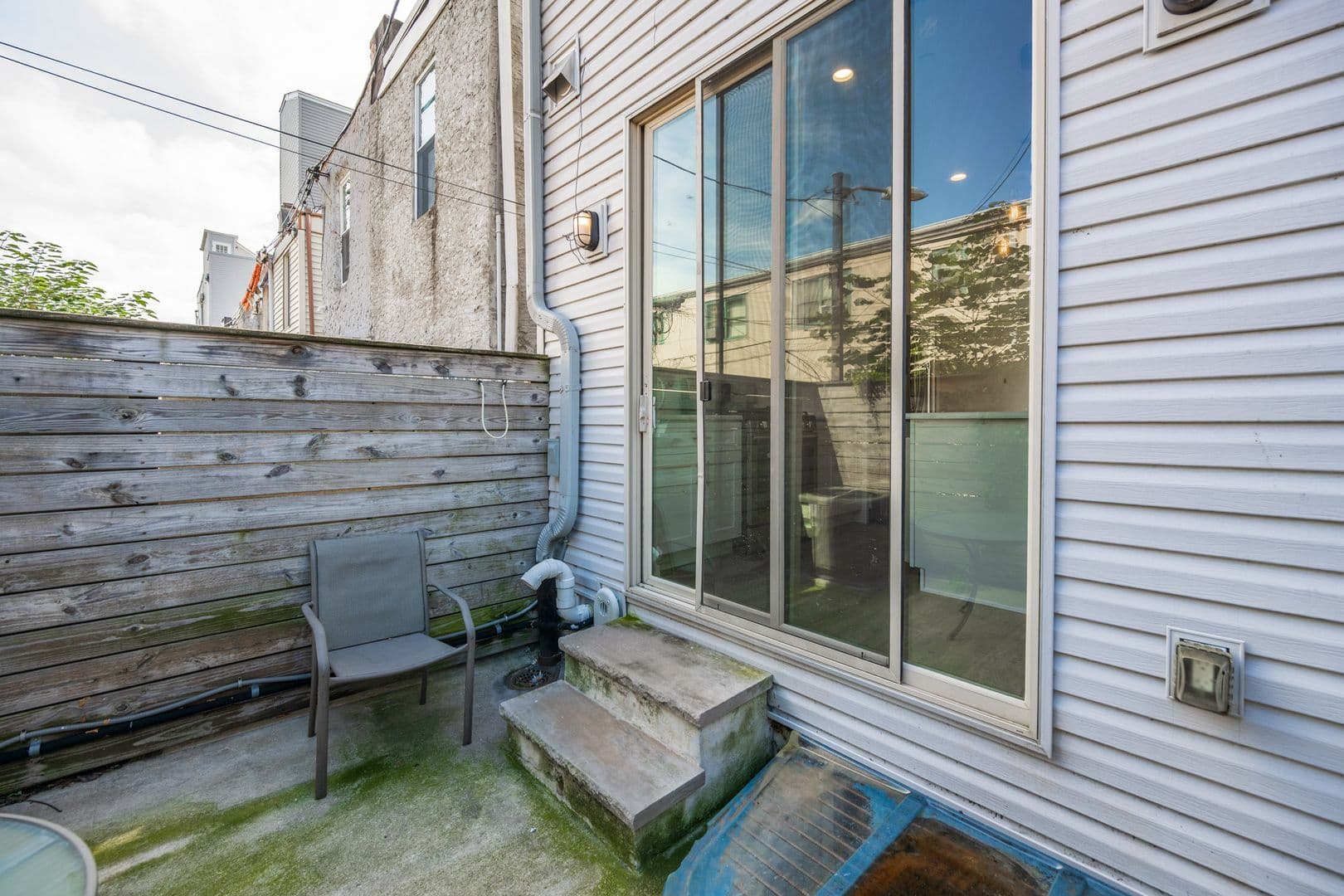 Philadelphia House: 2137 Cross St