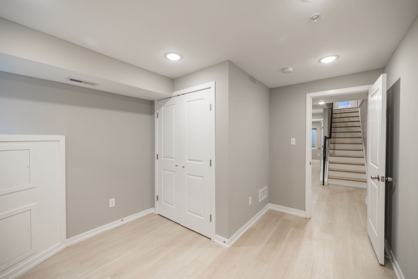 Philadelphia Apartment: 2428 Jasper Street