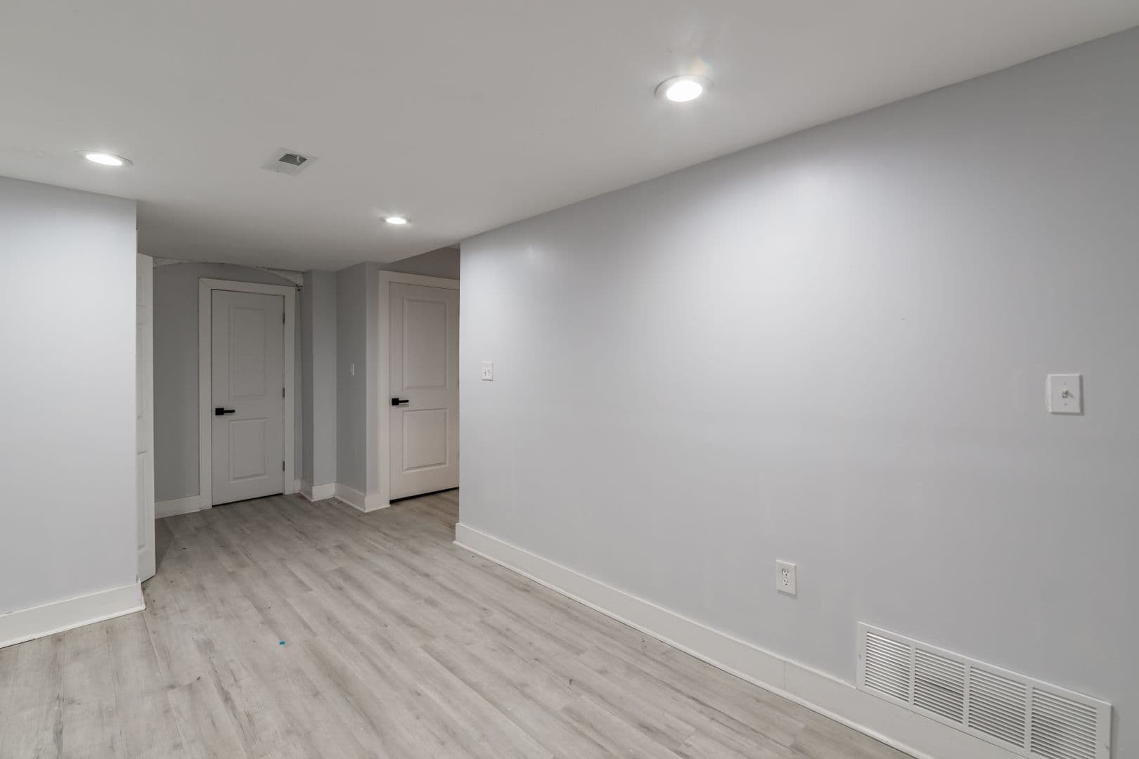 Philadelphia Apartment: 5111 Willows Avenue