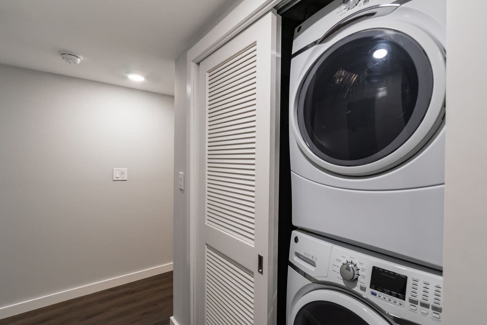 Philadelphia Apartment: 751 N 20th Street