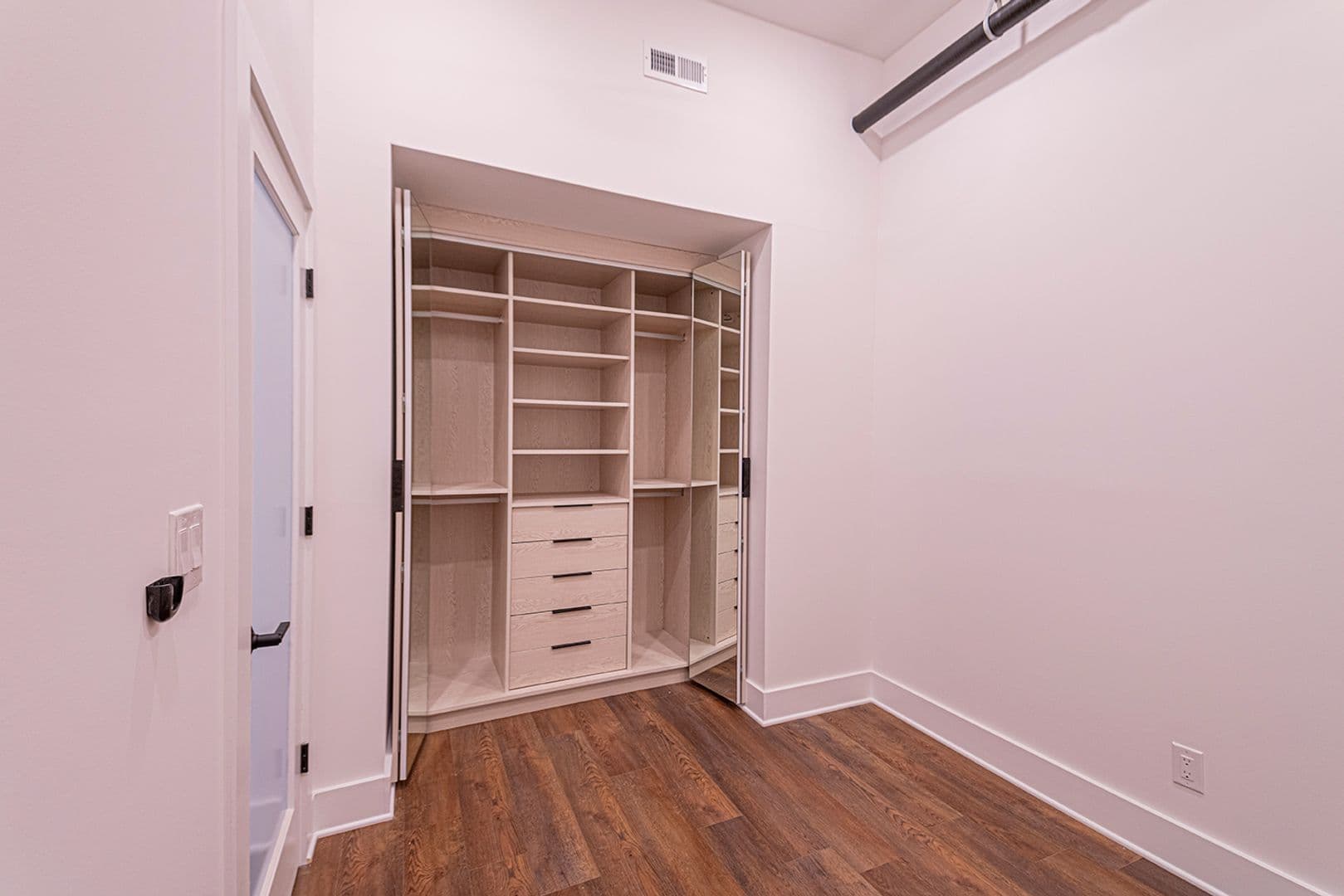 Philadelphia Apartment: 1211 Bainbridge St