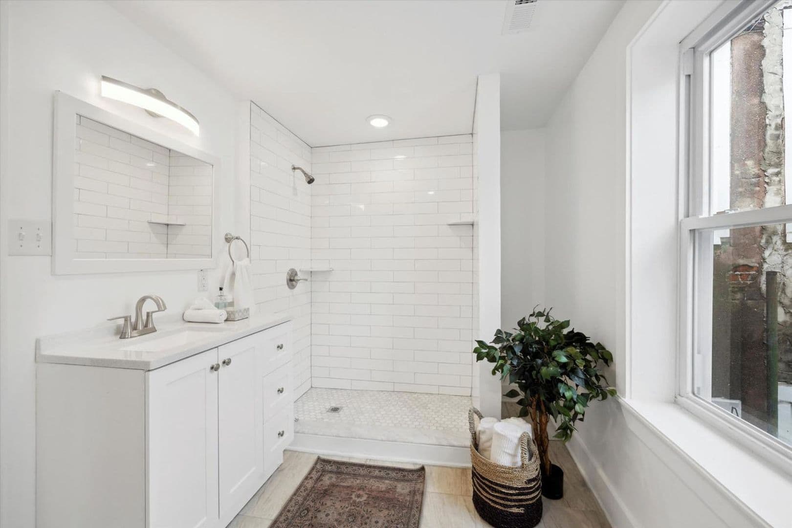 Philadelphia Apartment: 2827 W Girard Avenue