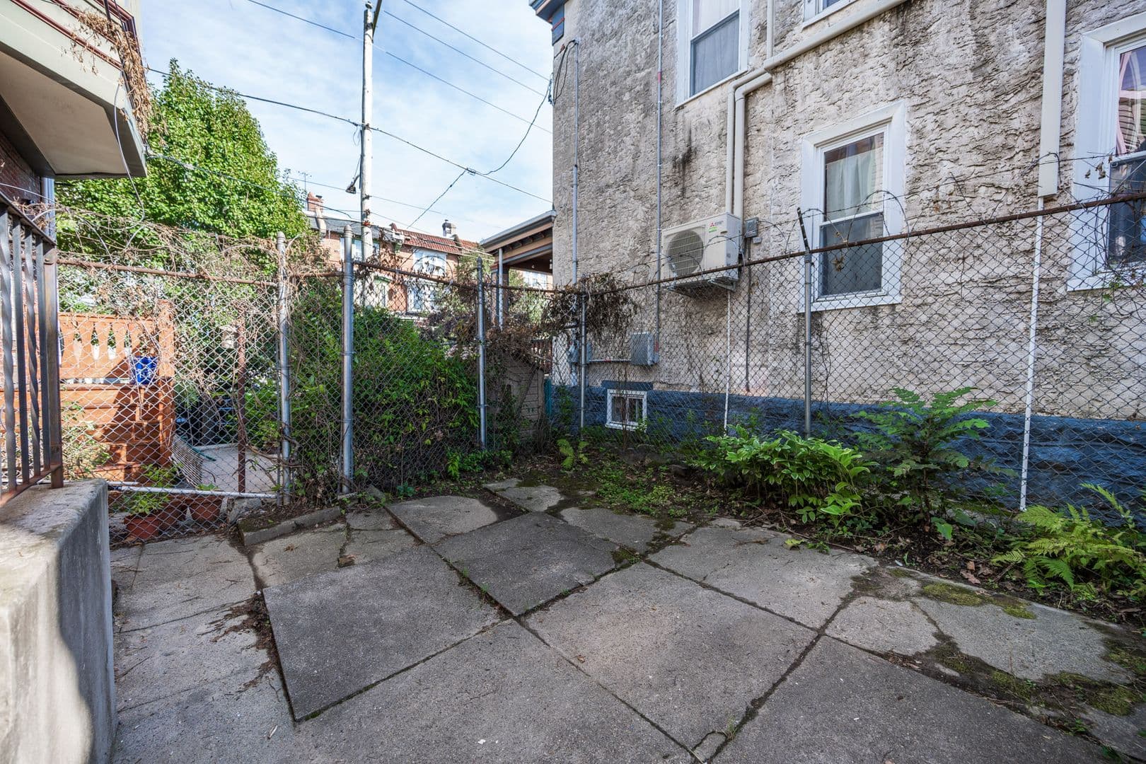 Philadelphia House: 5002 Chestnut St