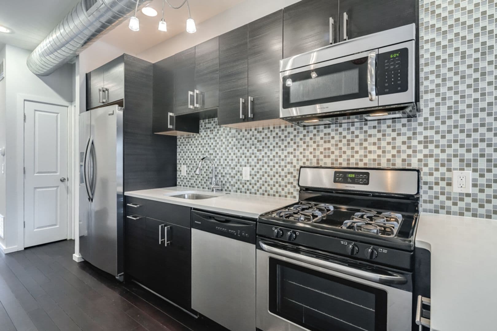 Philadelphia Apartment: 927 N 2nd Street