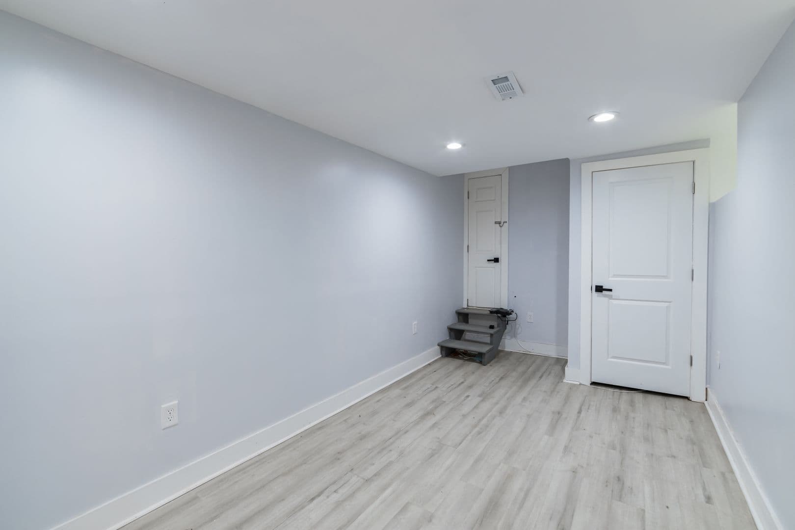 Philadelphia Apartment: 5111 Willows Avenue