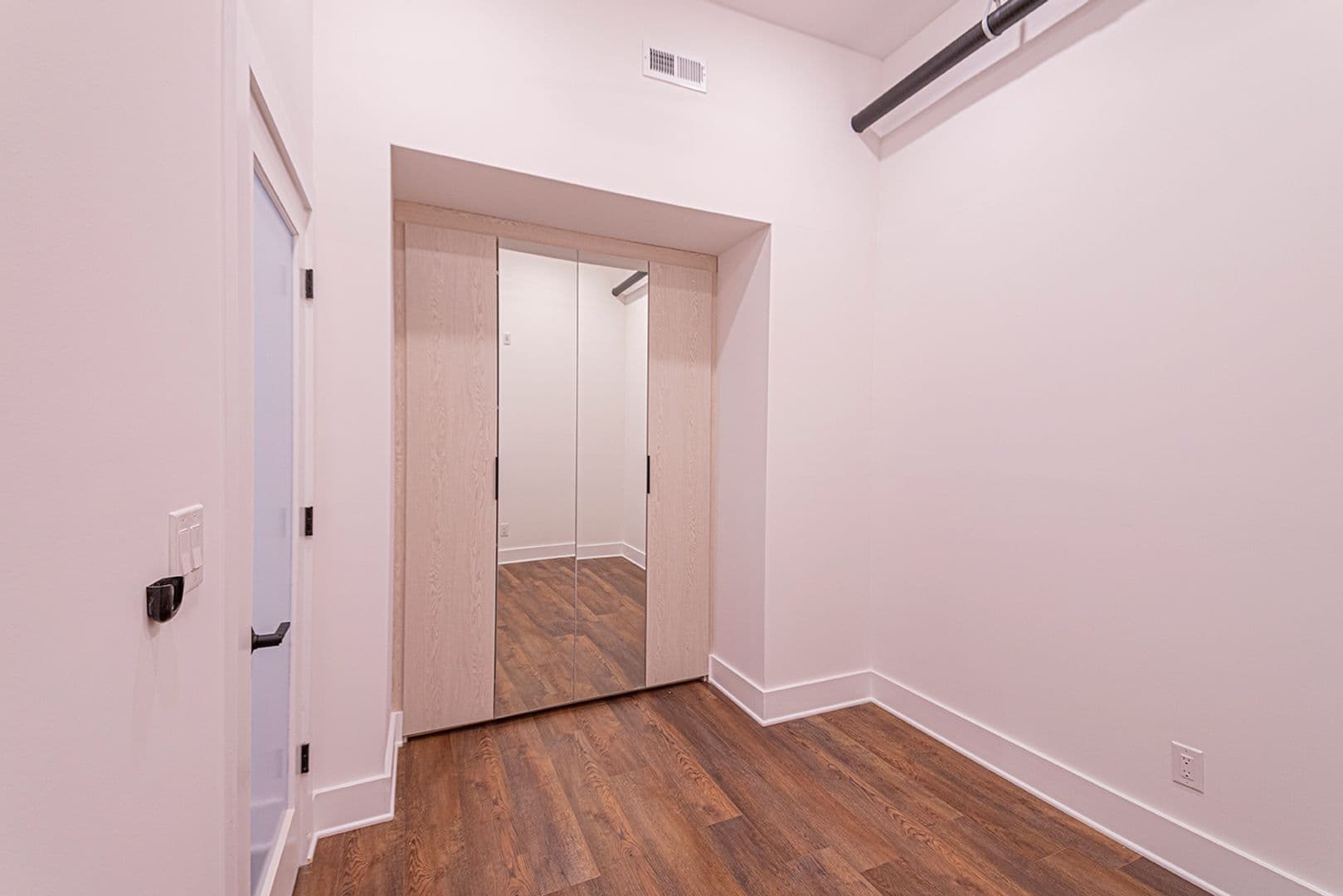 Philadelphia Apartment: 1211 Bainbridge St