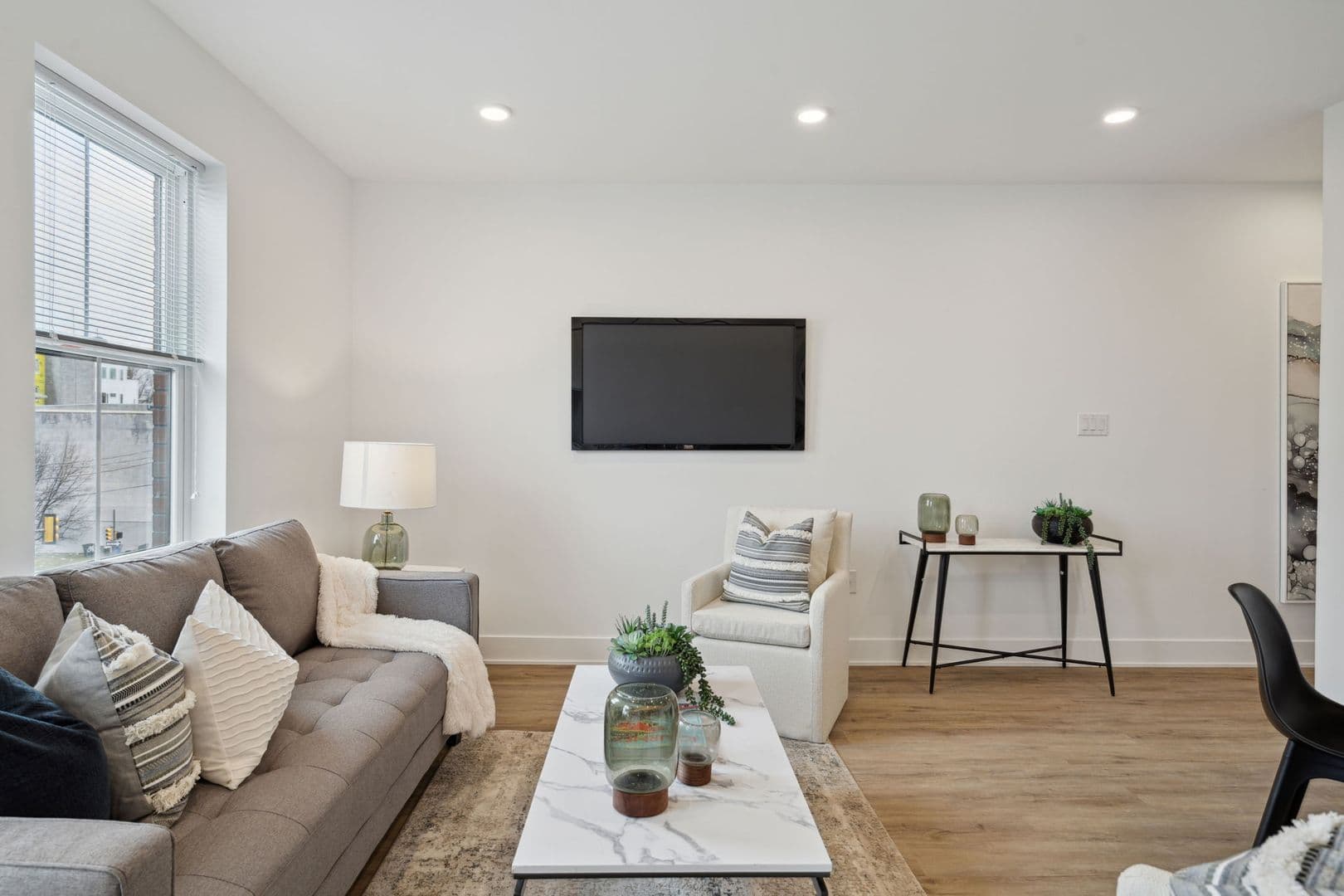 Philadelphia Apartment: 1201 W Girard Avenue