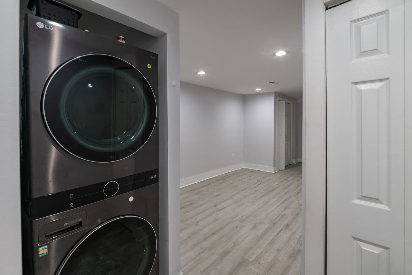 Philadelphia Apartment: 5111 Willows Avenue