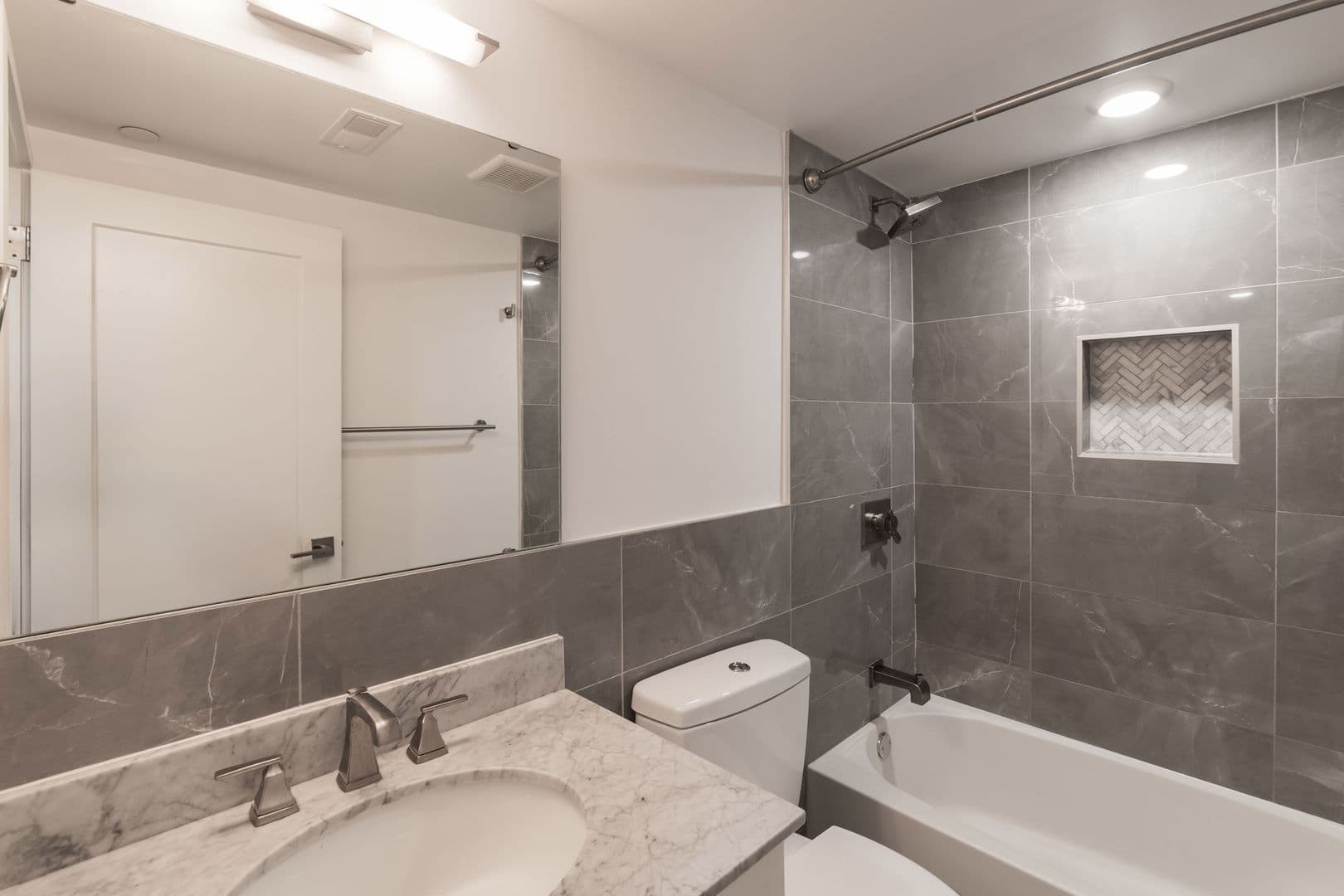 Philadelphia Apartment: 751 N 20th Street