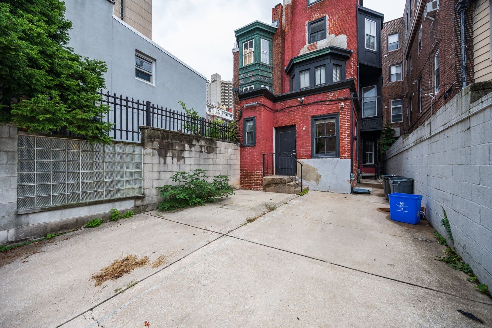 Philadelphia Apartment: 1310 Spruce Street