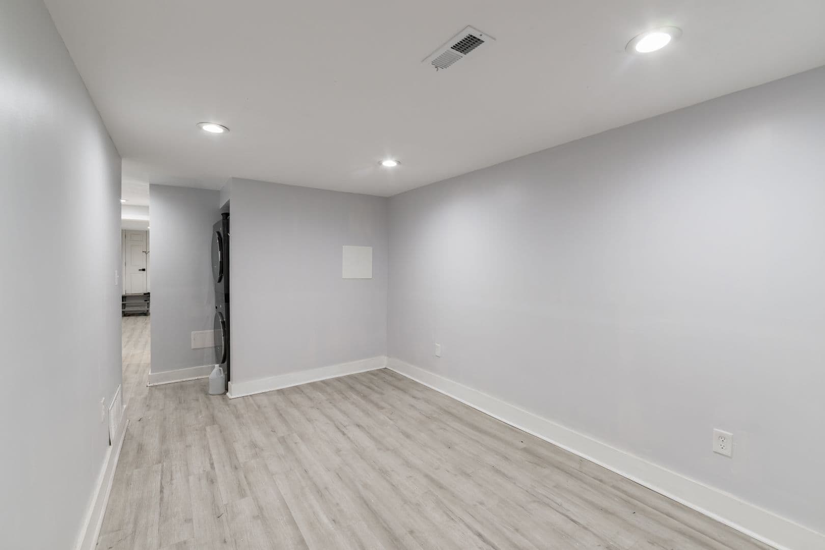 Philadelphia Apartment: 5111 Willows Avenue
