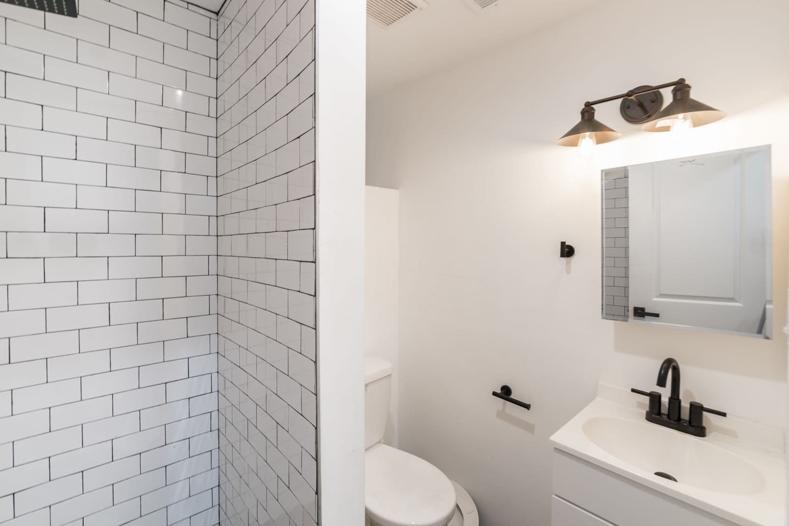 Philadelphia Apartment: 5111 Willows Avenue