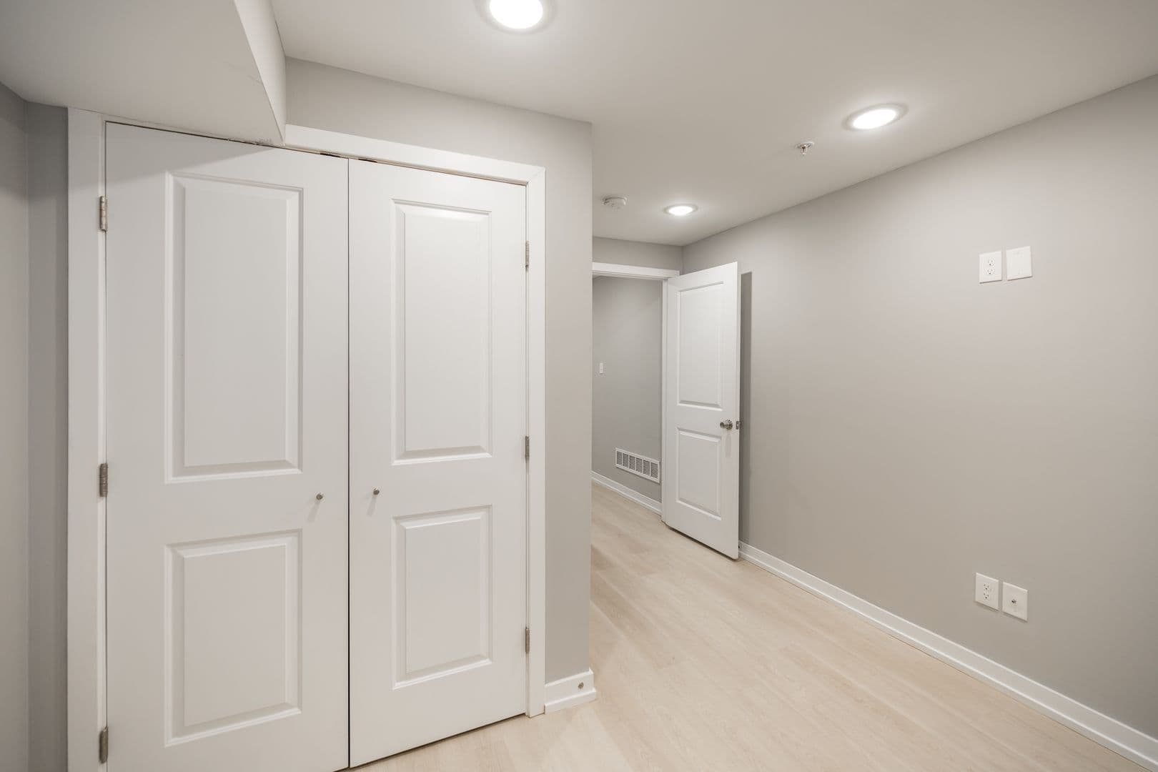 Philadelphia Apartment: 2428 Jasper Street