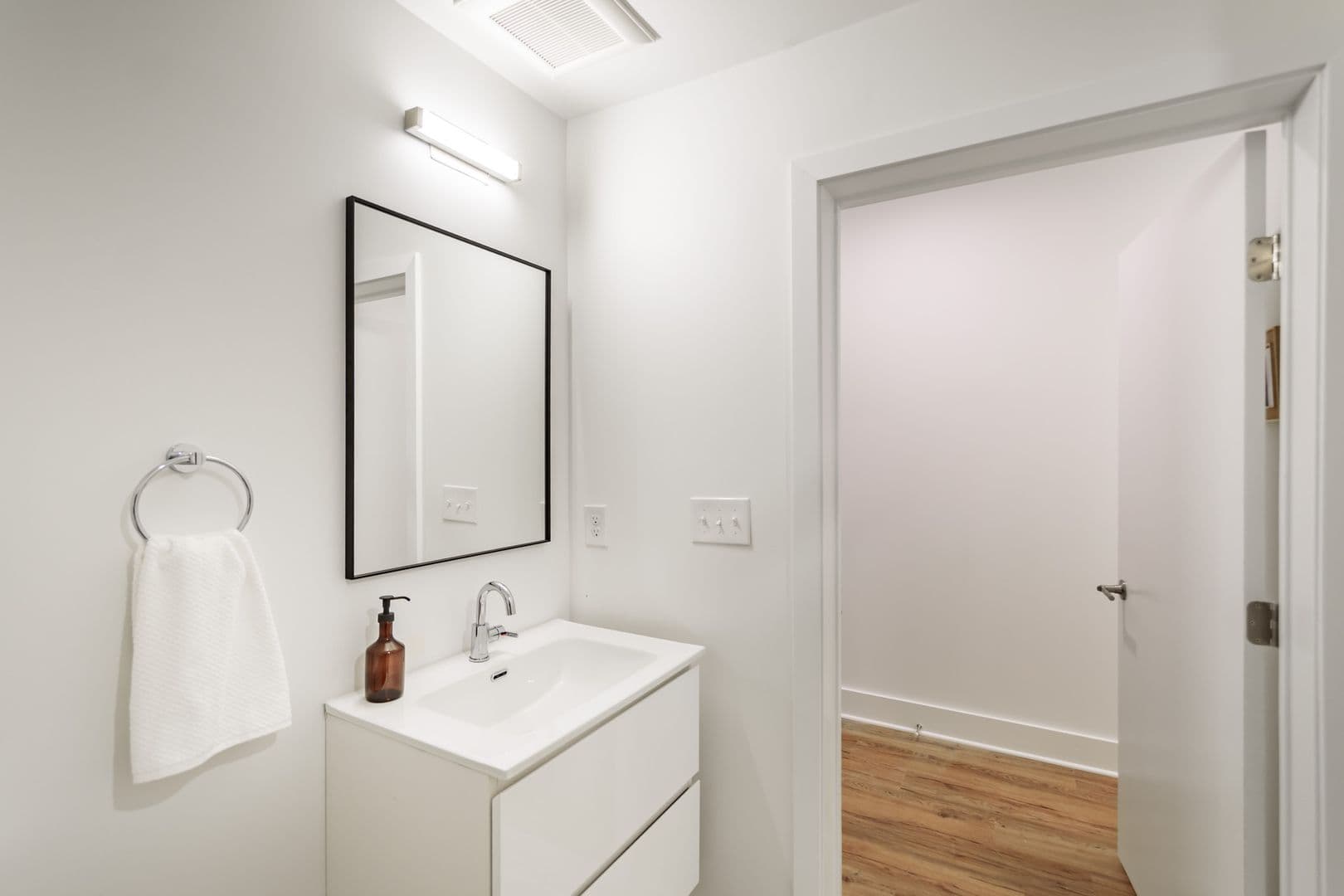 Philadelphia Apartment: 2101 Washington Avenue