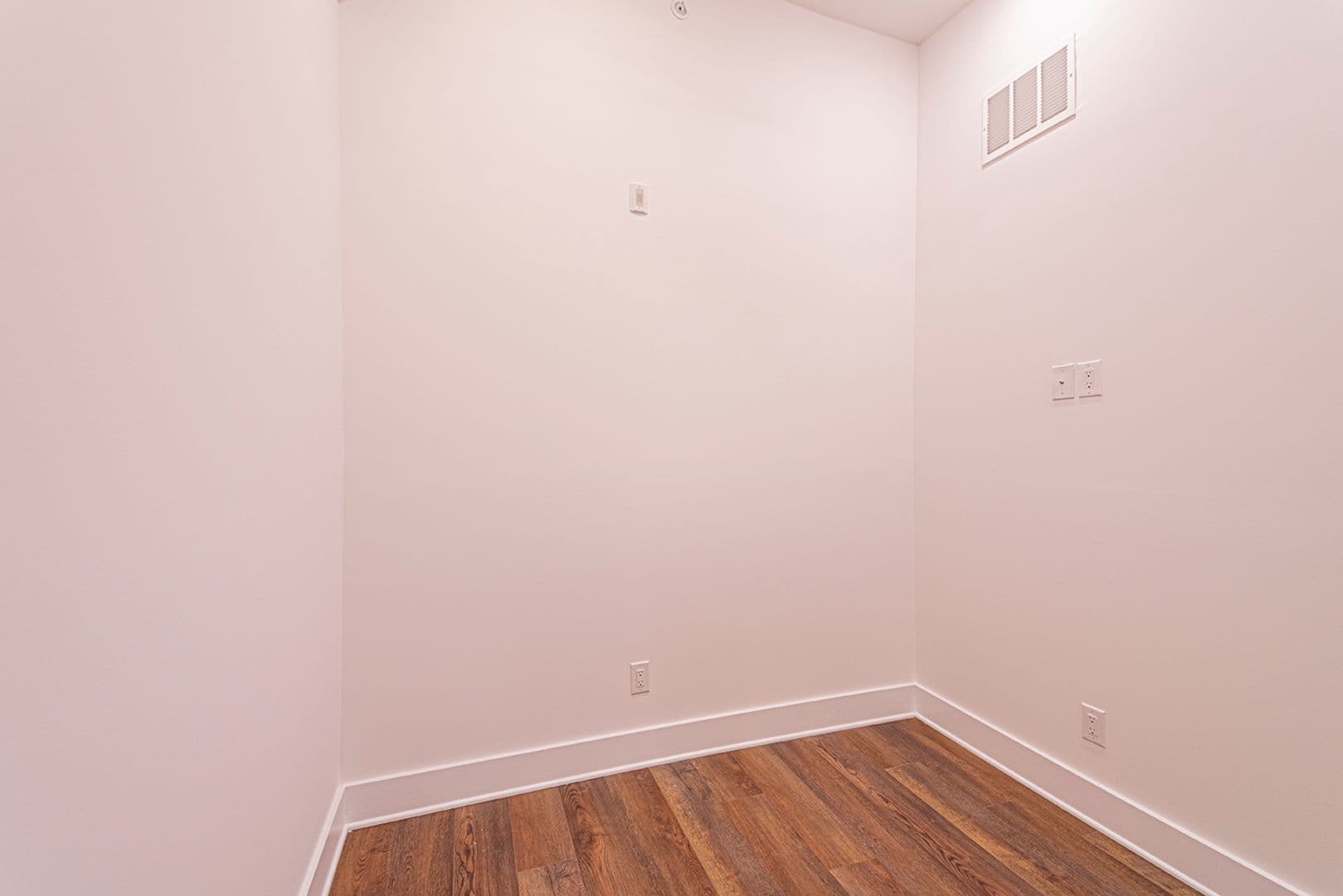 Philadelphia Apartment: 1211 Bainbridge St