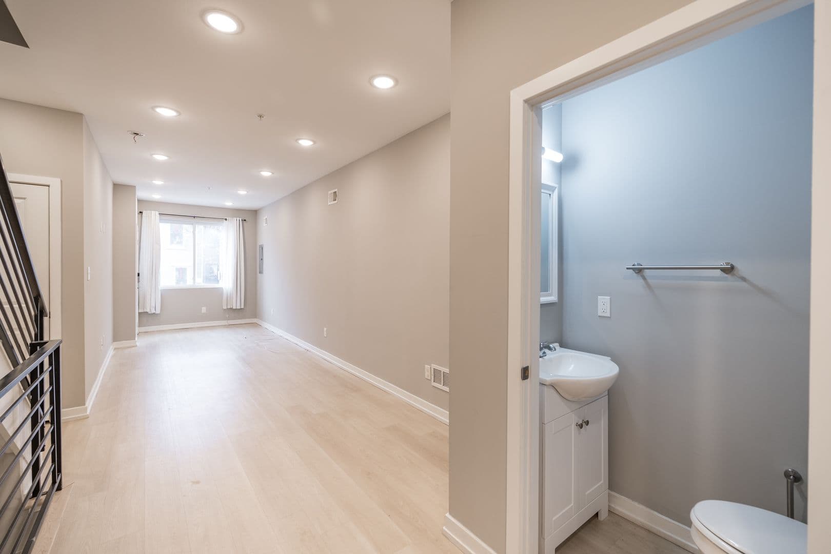 Philadelphia Apartment: 2428 Jasper Street