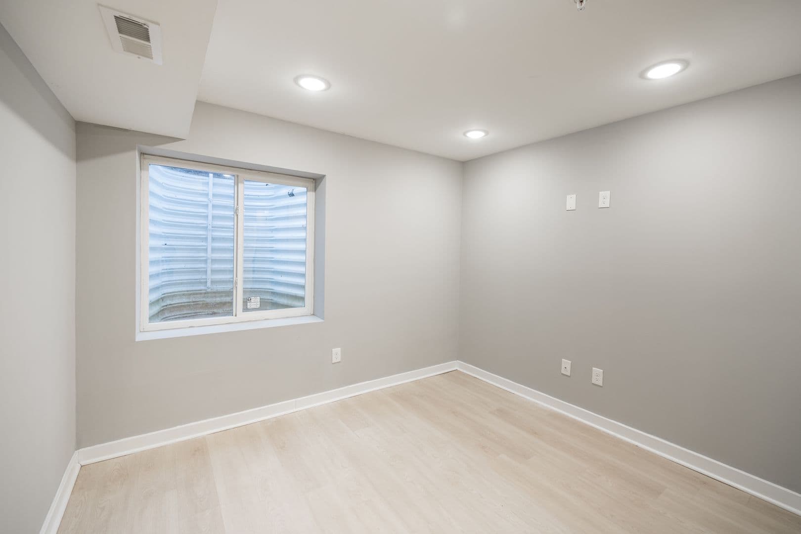 Philadelphia Apartment: 2428 Jasper Street