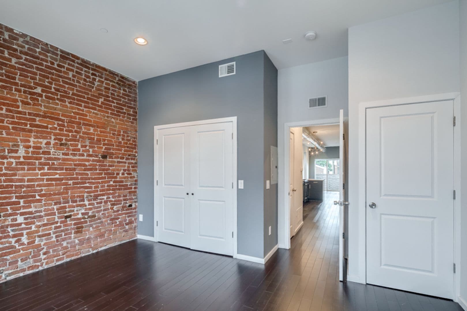 Philadelphia Apartment: 927 N 2nd Street