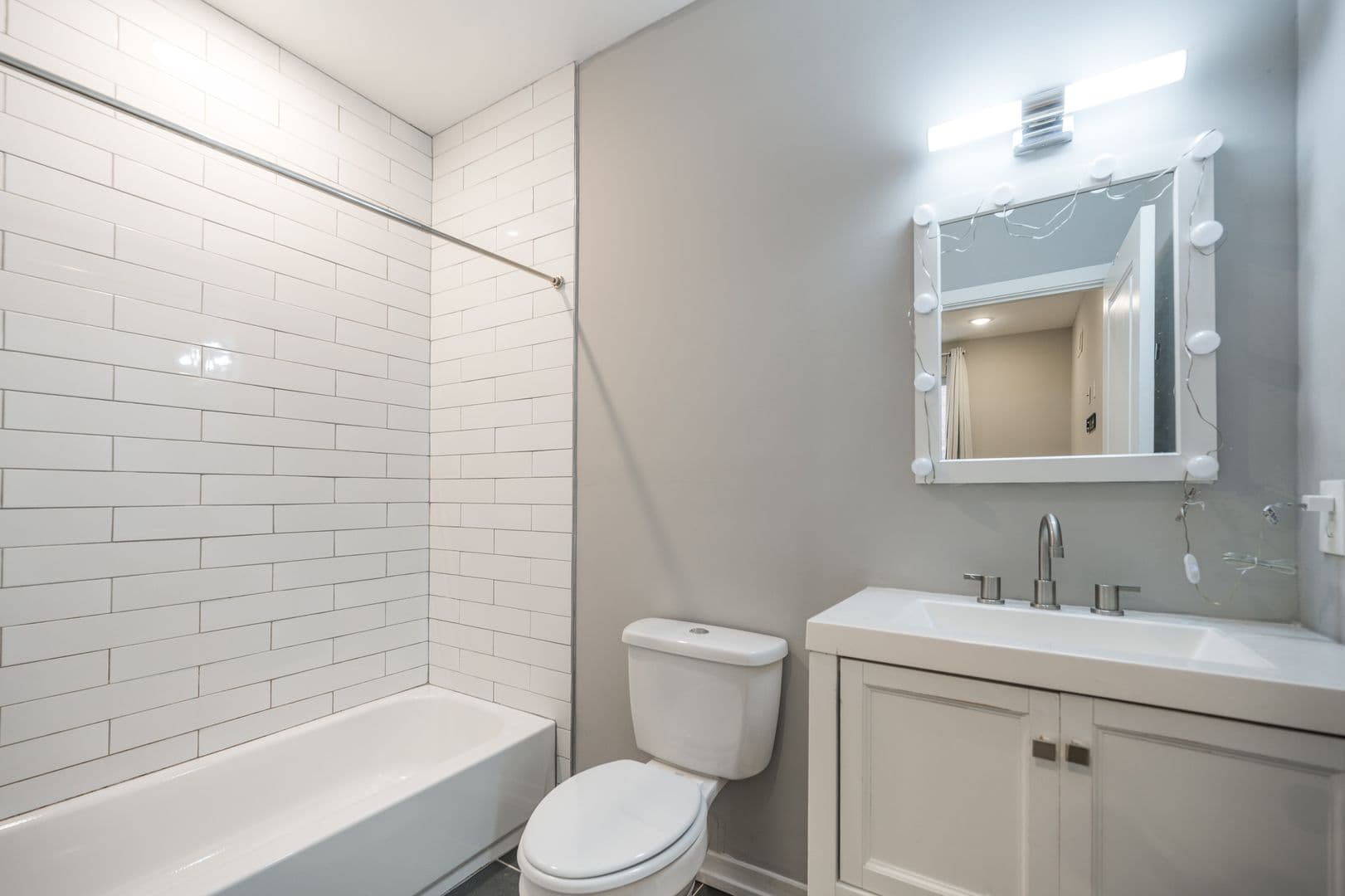 Philadelphia Apartment: 2428 Jasper Street