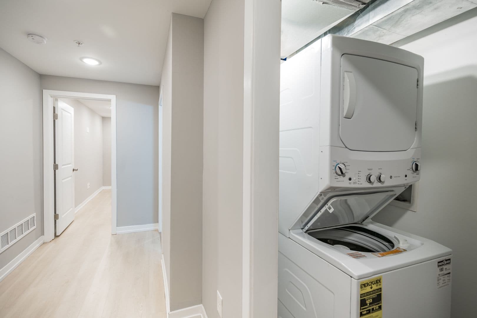 Philadelphia Apartment: 2428 Jasper Street