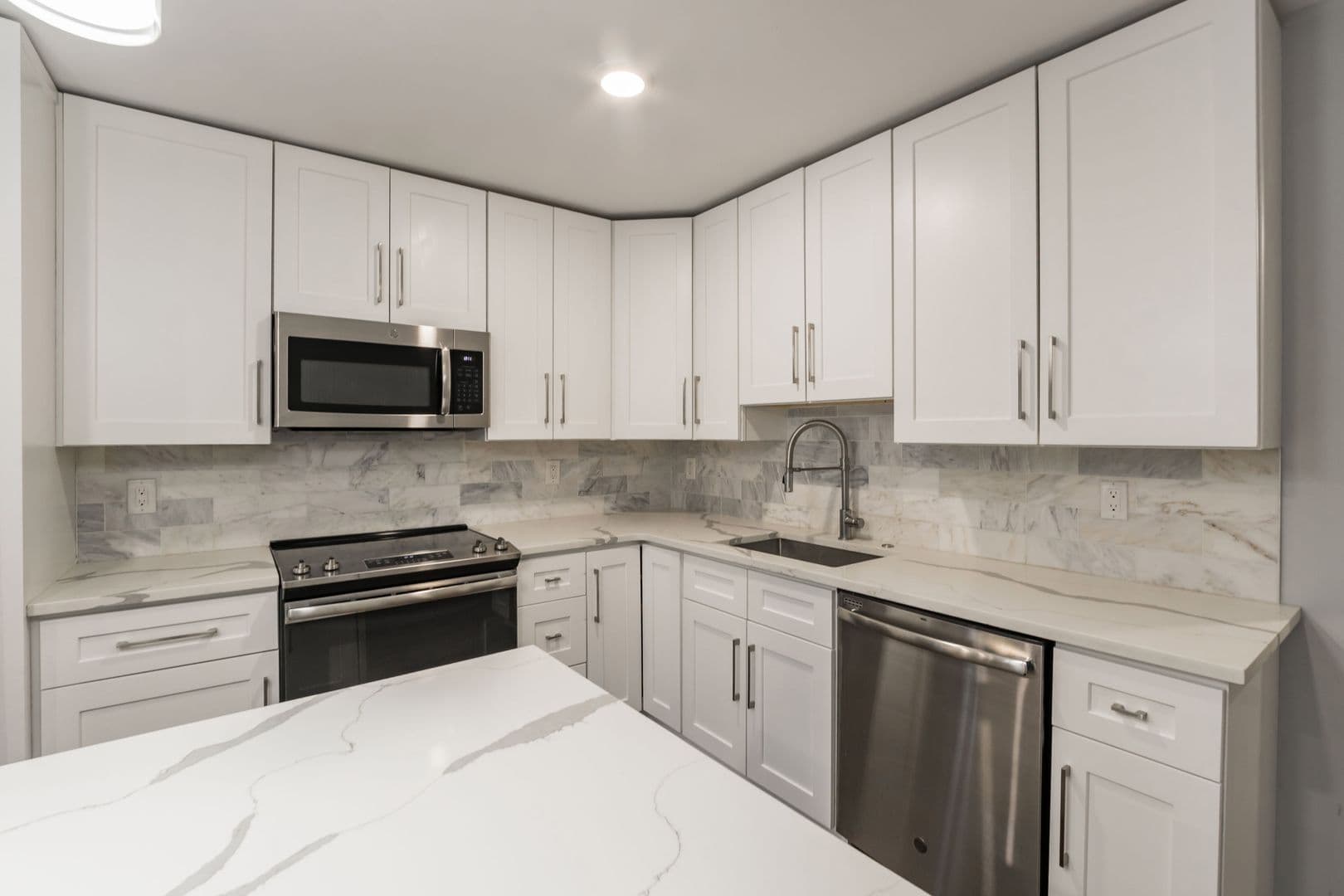 Philadelphia Apartment: 751 N 20th Street