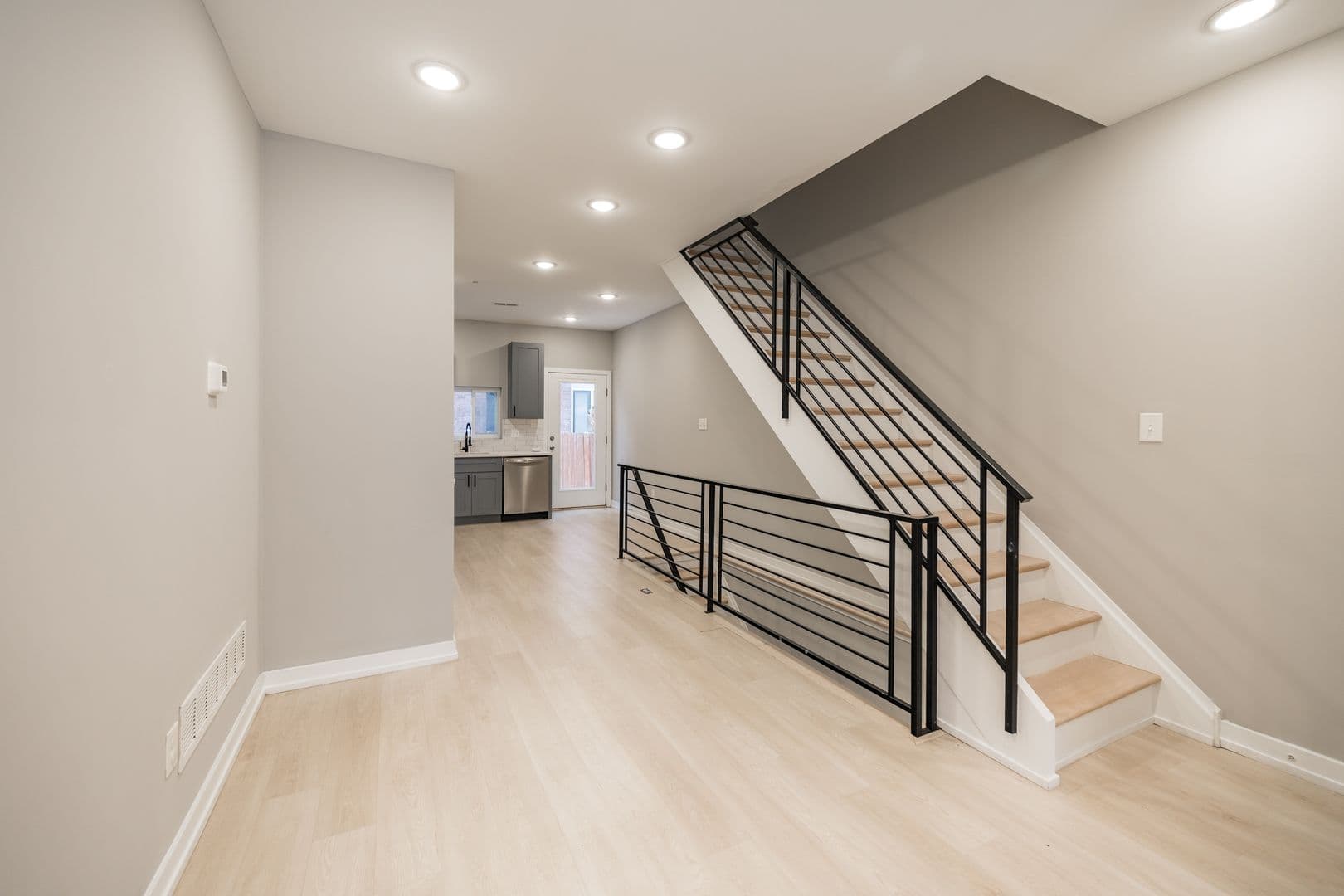 Philadelphia Apartment: 2428 Jasper Street