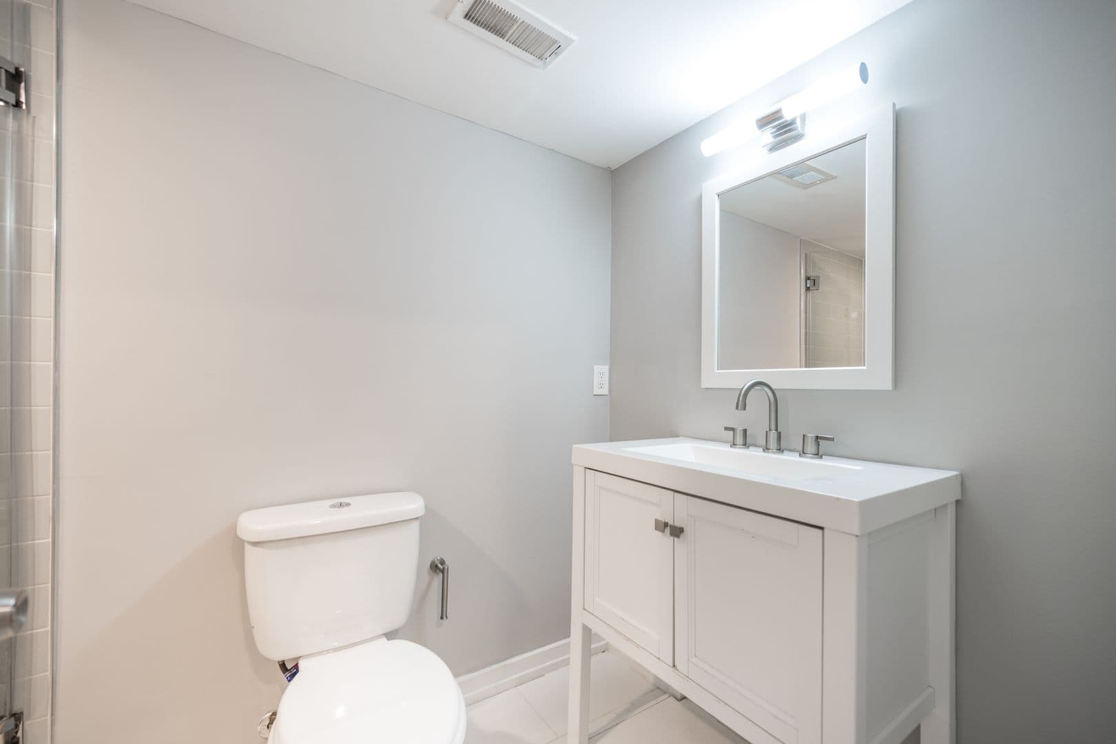 Philadelphia Apartment: 2428 Jasper Street