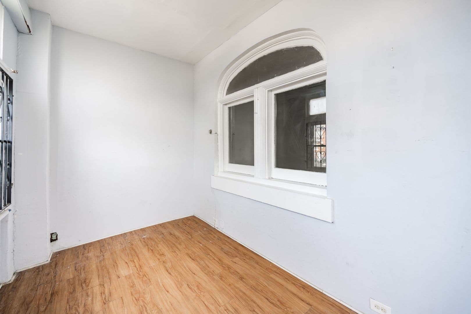 Philadelphia House: 5002 Chestnut St