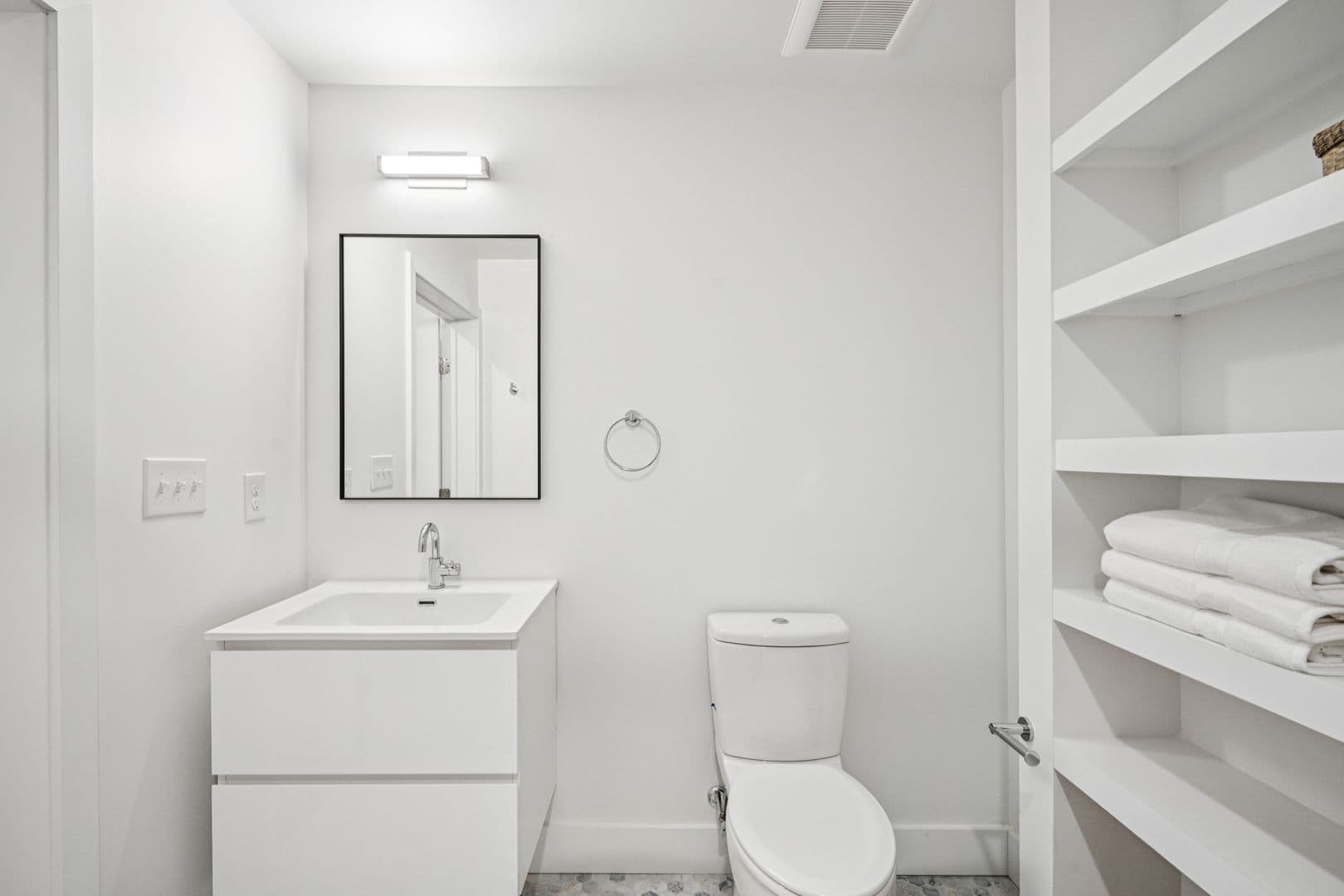 Philadelphia Apartment: 2101 Washington Avenue