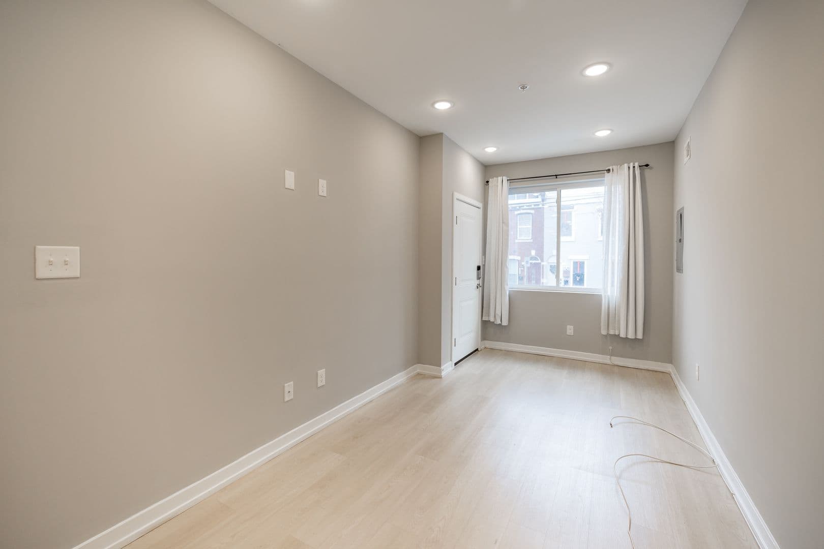 Philadelphia Apartment: 2428 Jasper Street