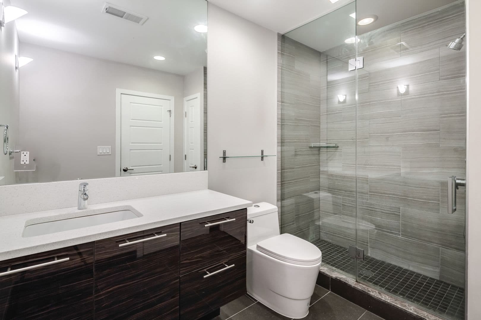 Philadelphia Apartment: 820 N 3rd St.