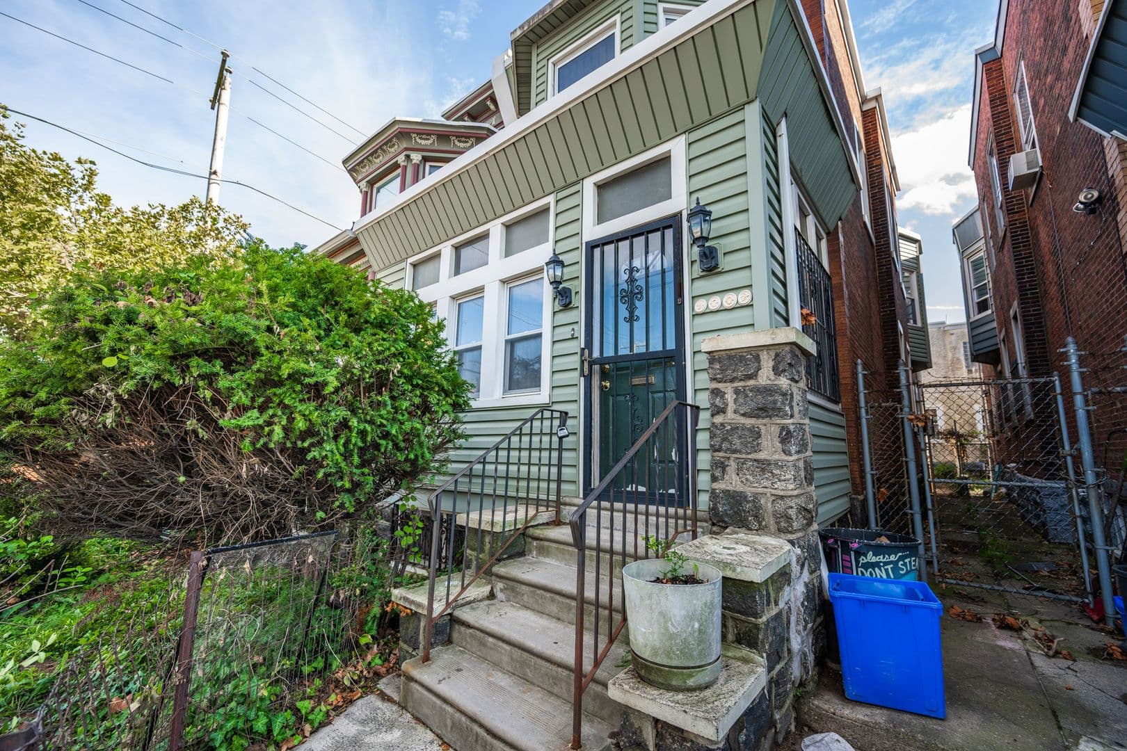 Philadelphia House: 5002 Chestnut St