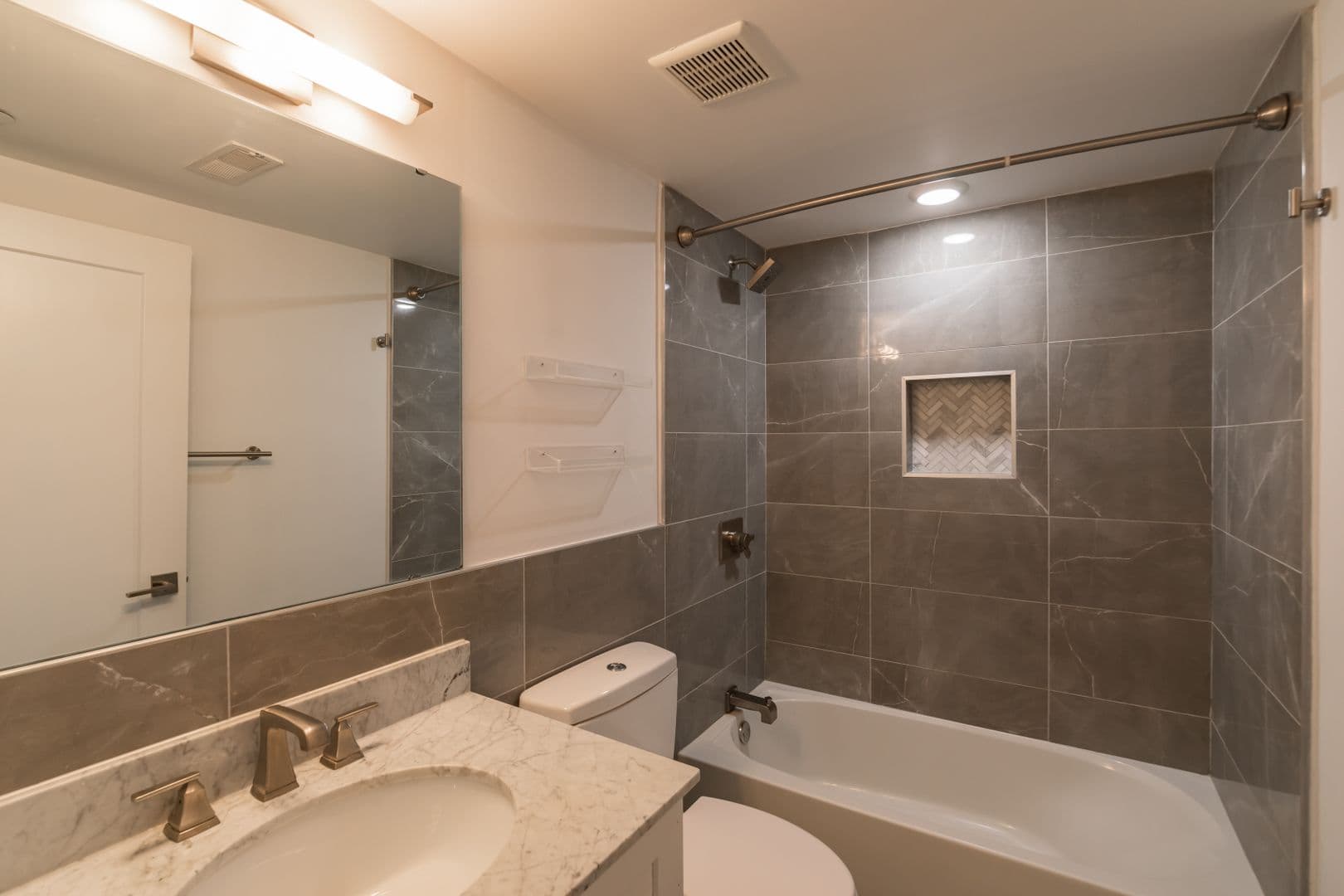 Philadelphia Apartment: 751 N 20th Street