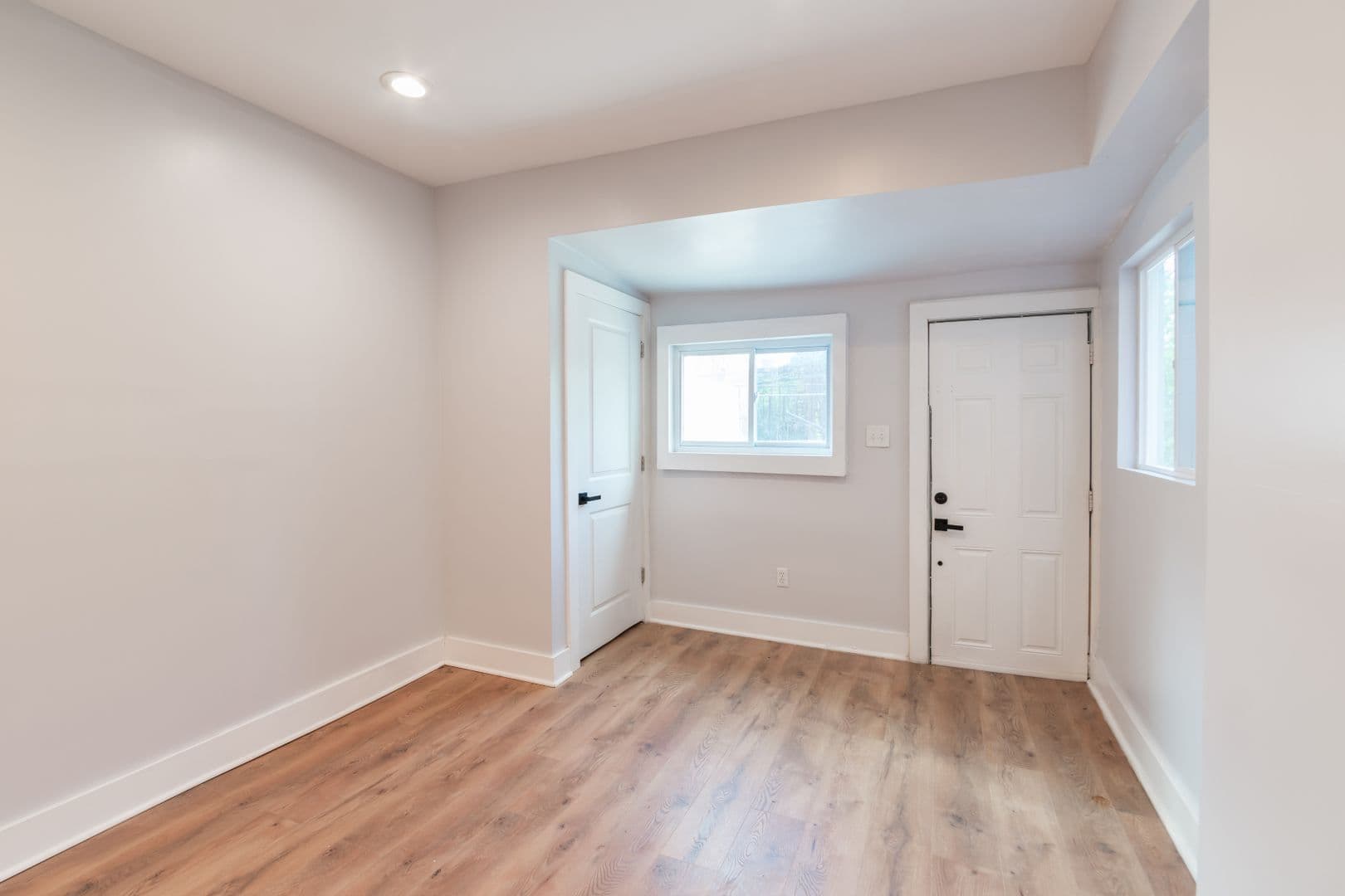 Philadelphia Apartment: 5111 Willows Avenue