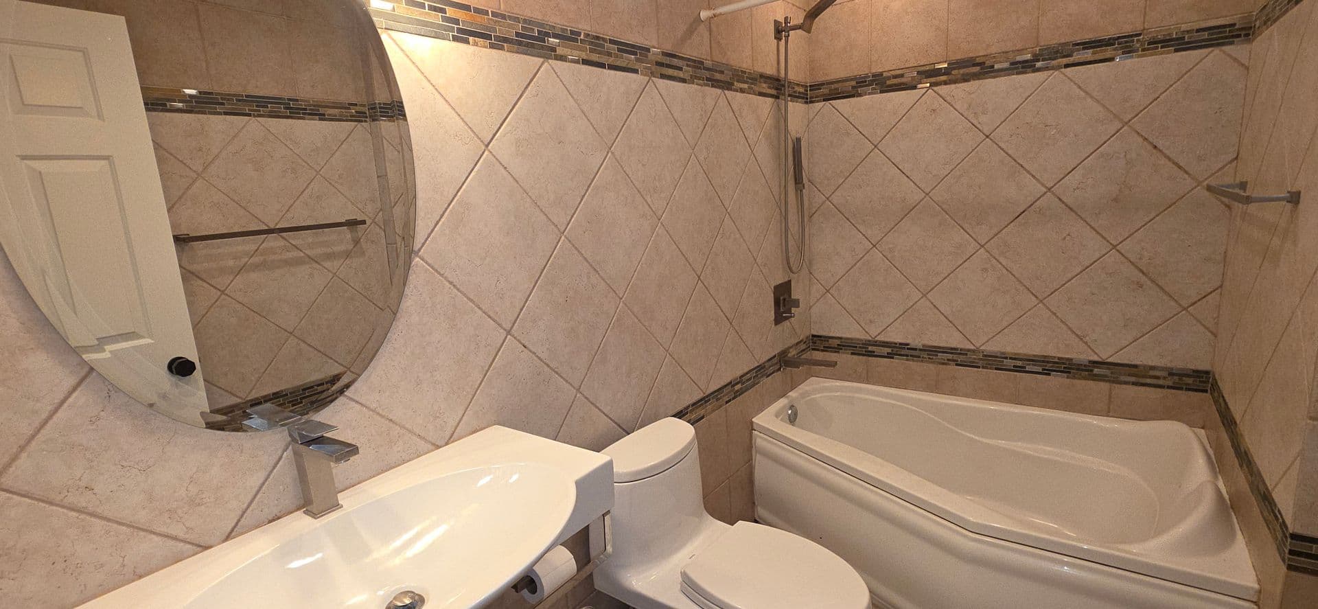 Newbury Park House: 143 Timber Rd